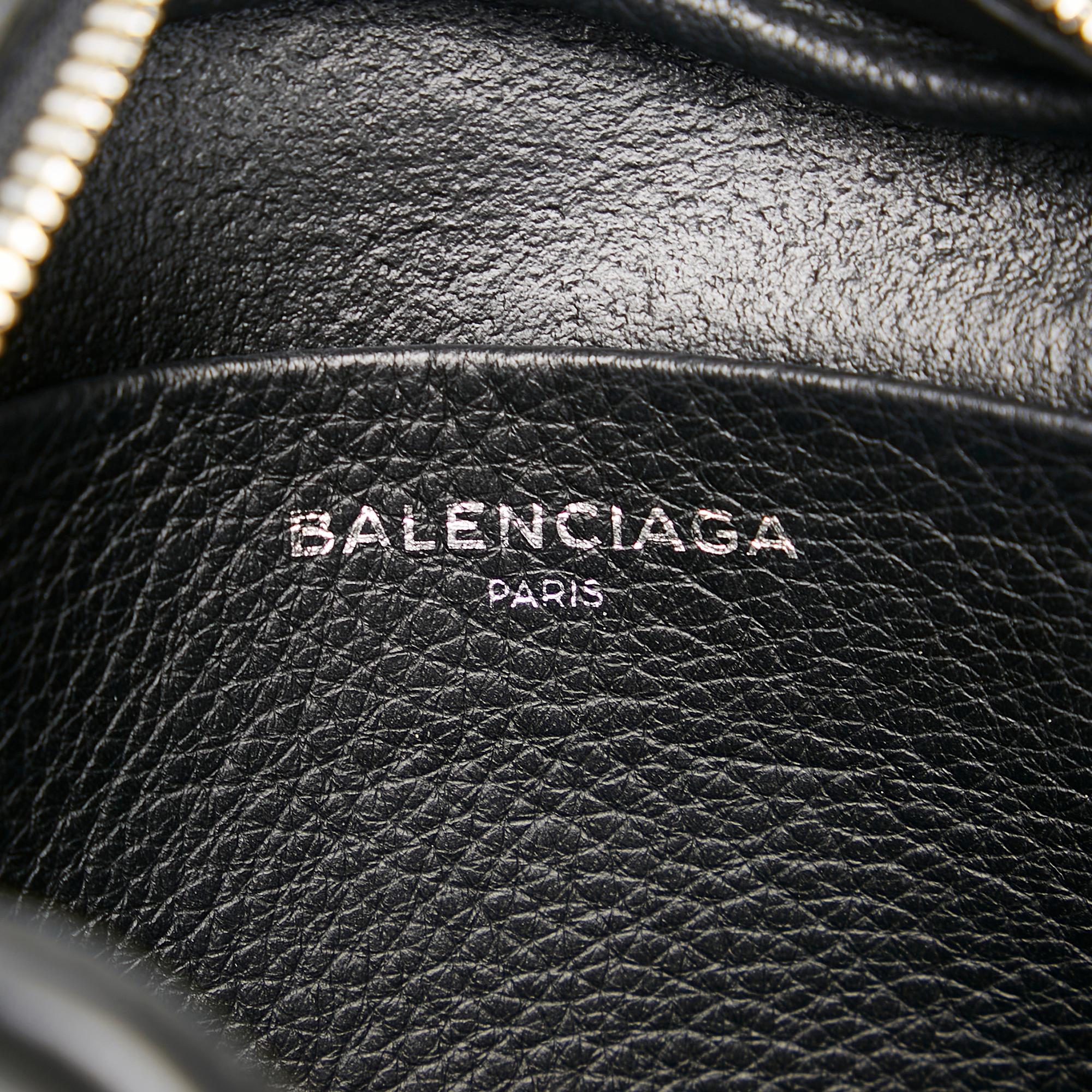 Balenciaga Everyday Crossbody (SHG-Ihiuvl)