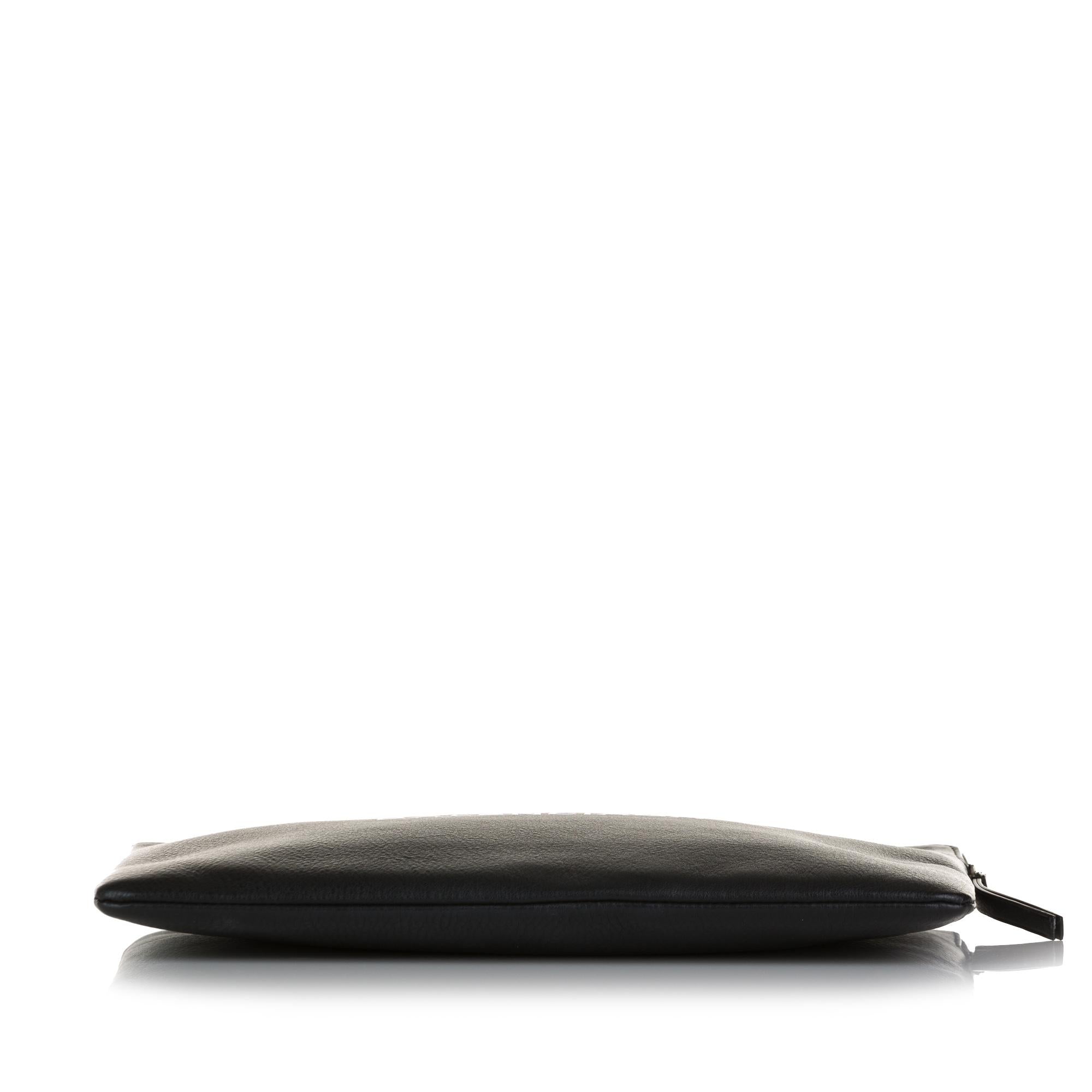 Balenciaga Everyday Logo Clutch (SHG-R17o5t)