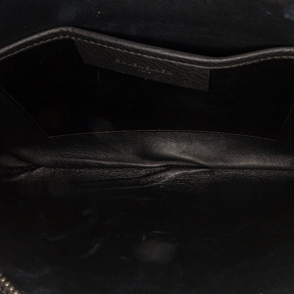 Balenciaga Everyday Logo Clutch (SHG-R17o5t)