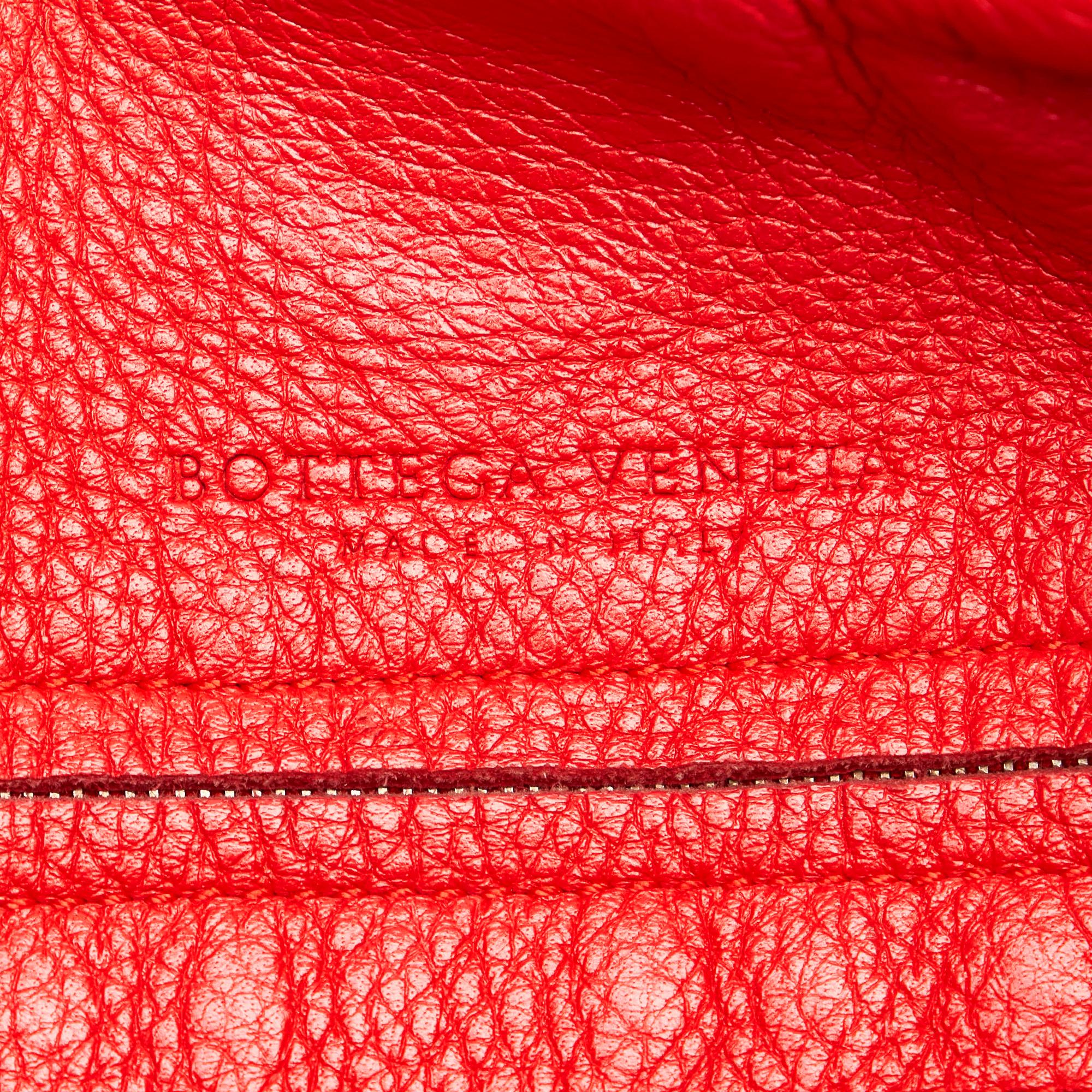 Bottega Veneta Baseball Leather Hobo Bag (SHG-29005)