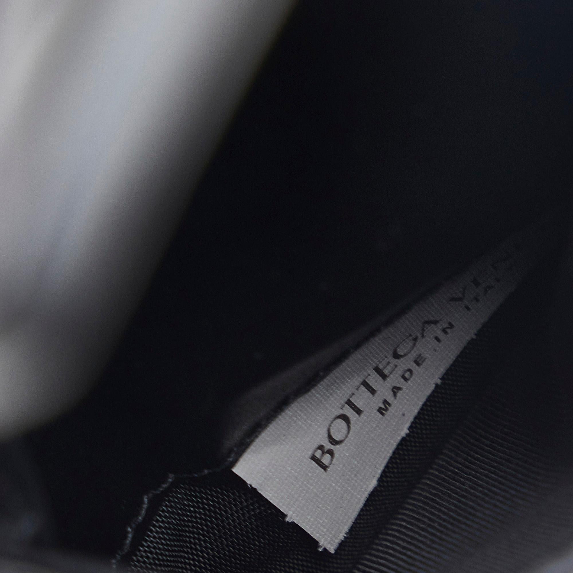 Bottega Veneta Intrecciato Bi-fold Wallet (SHG-XmwVIs)