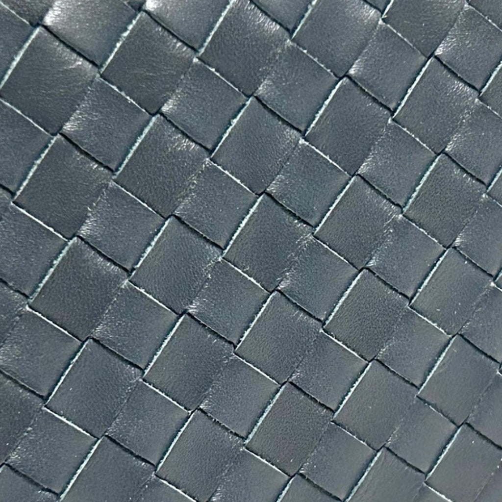 Bottega Veneta Intrecciato Bifold Long Wallet (SHG-XsjMU7)