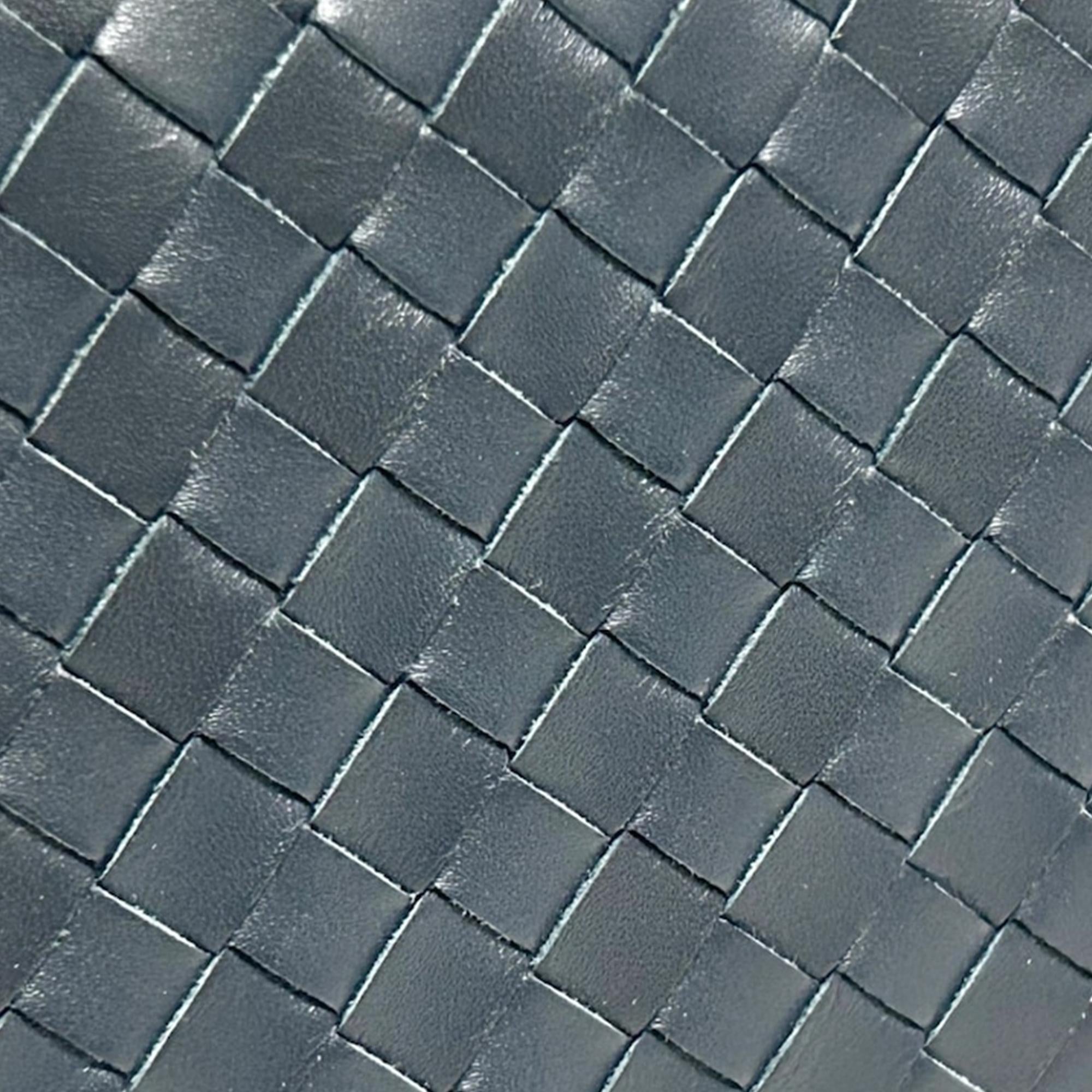 Bottega Veneta Intrecciato Bifold Long Wallet (SHG-XsjMU7)