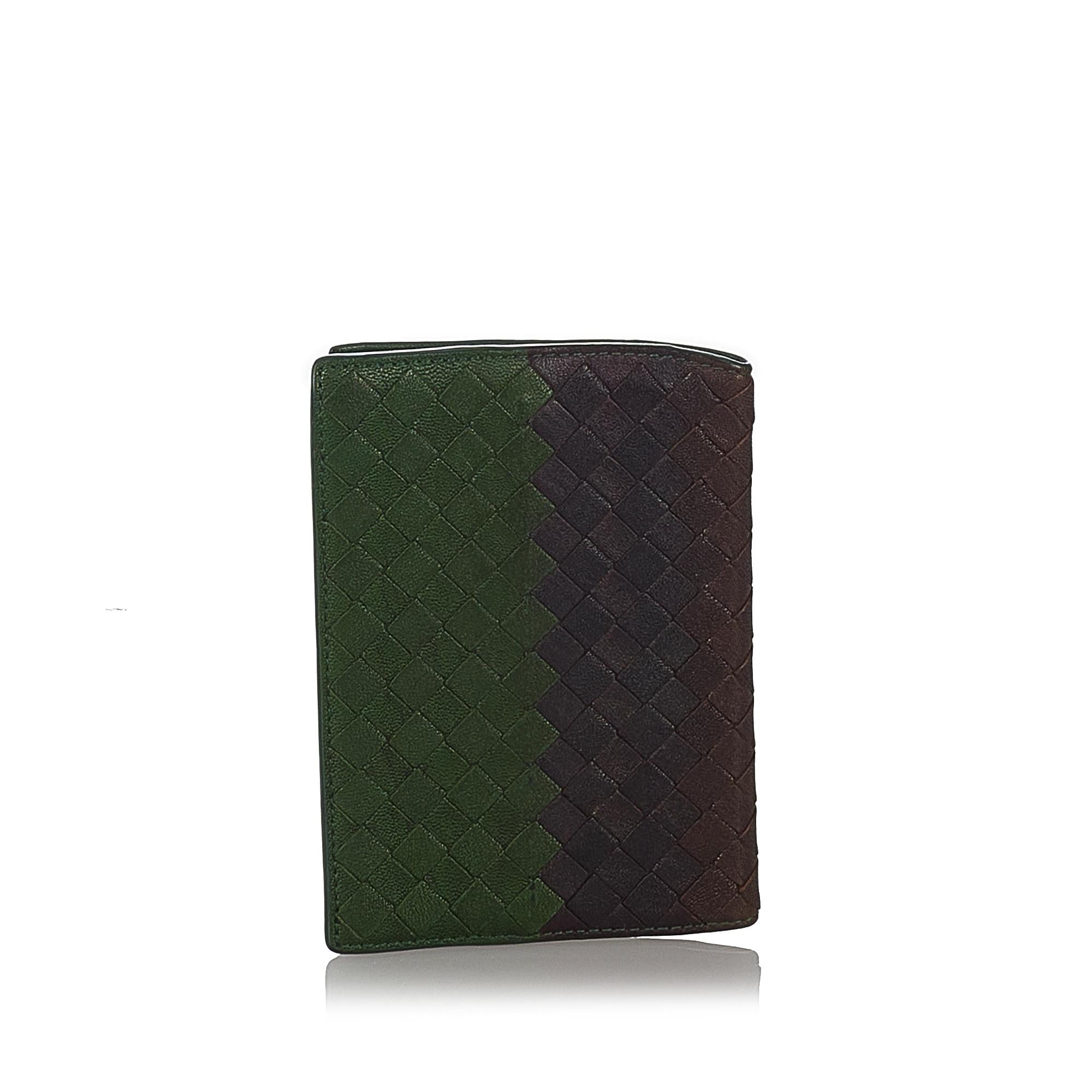 Bottega Veneta Intrecciato Leather Bifold Wallet (SHG-26767)