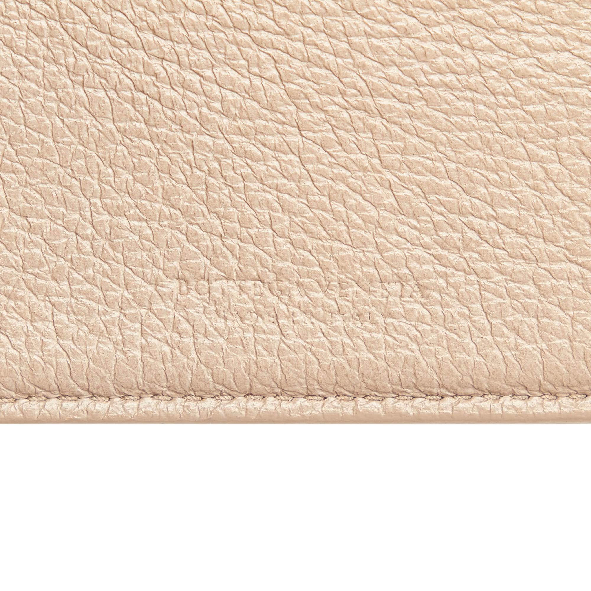 Bottega Veneta Intrecciato Leather Bifold Wallet (SHG-XPXhgE)