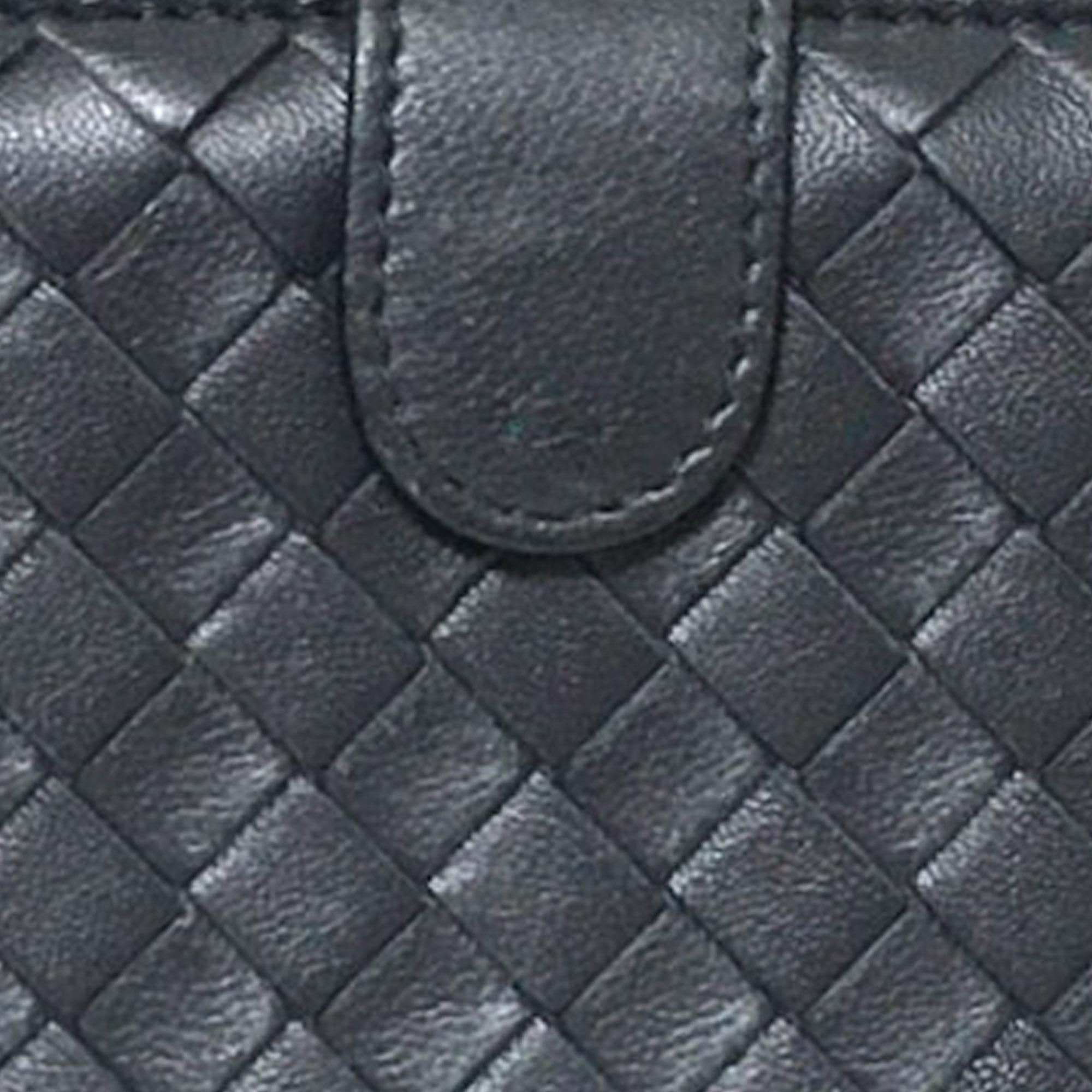 Bottega Veneta Intrecciato Leather Compact Wallet (SHG-vqn4YW)