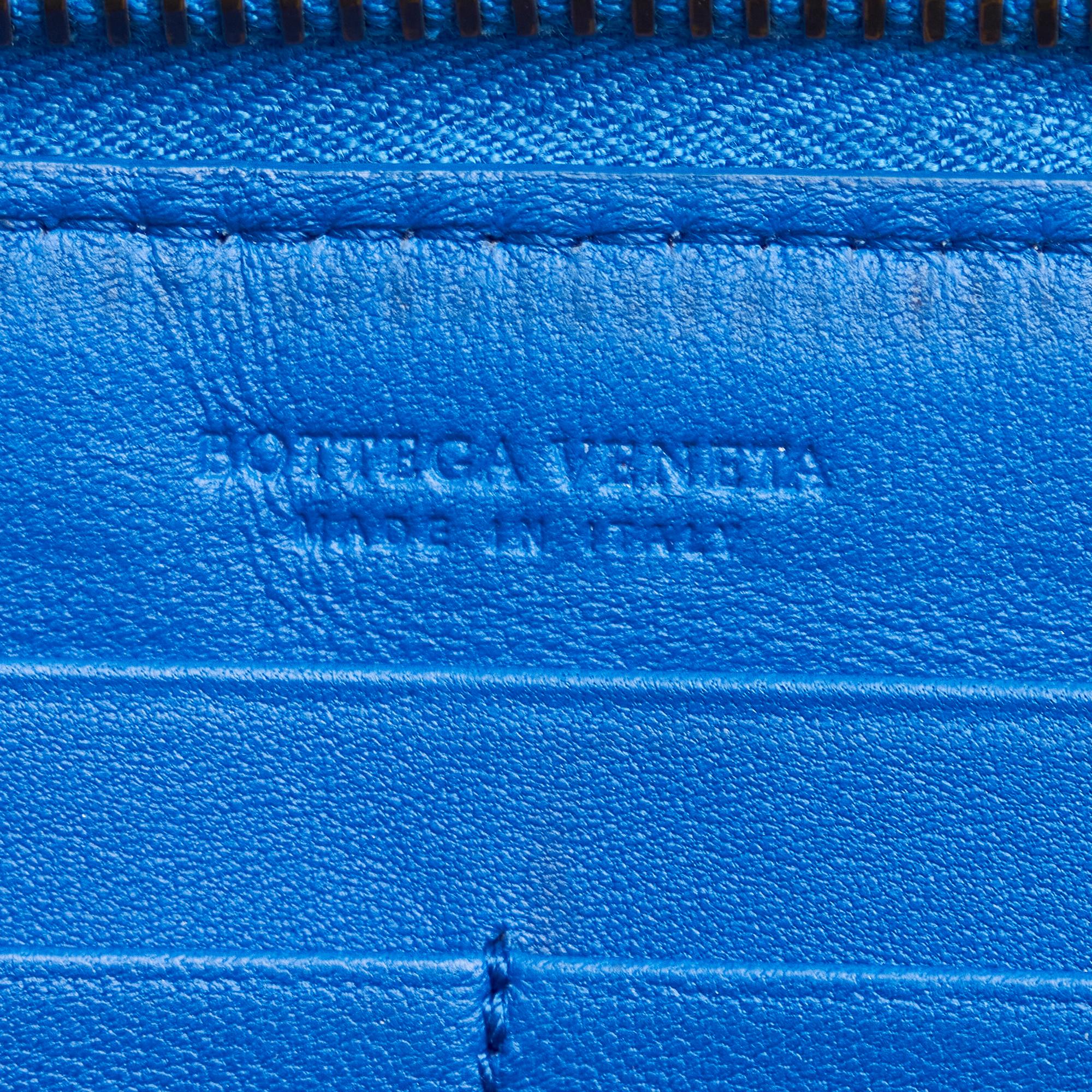 Bottega Veneta Intrecciato Leather Zip Around Wallet (SHG-23981)