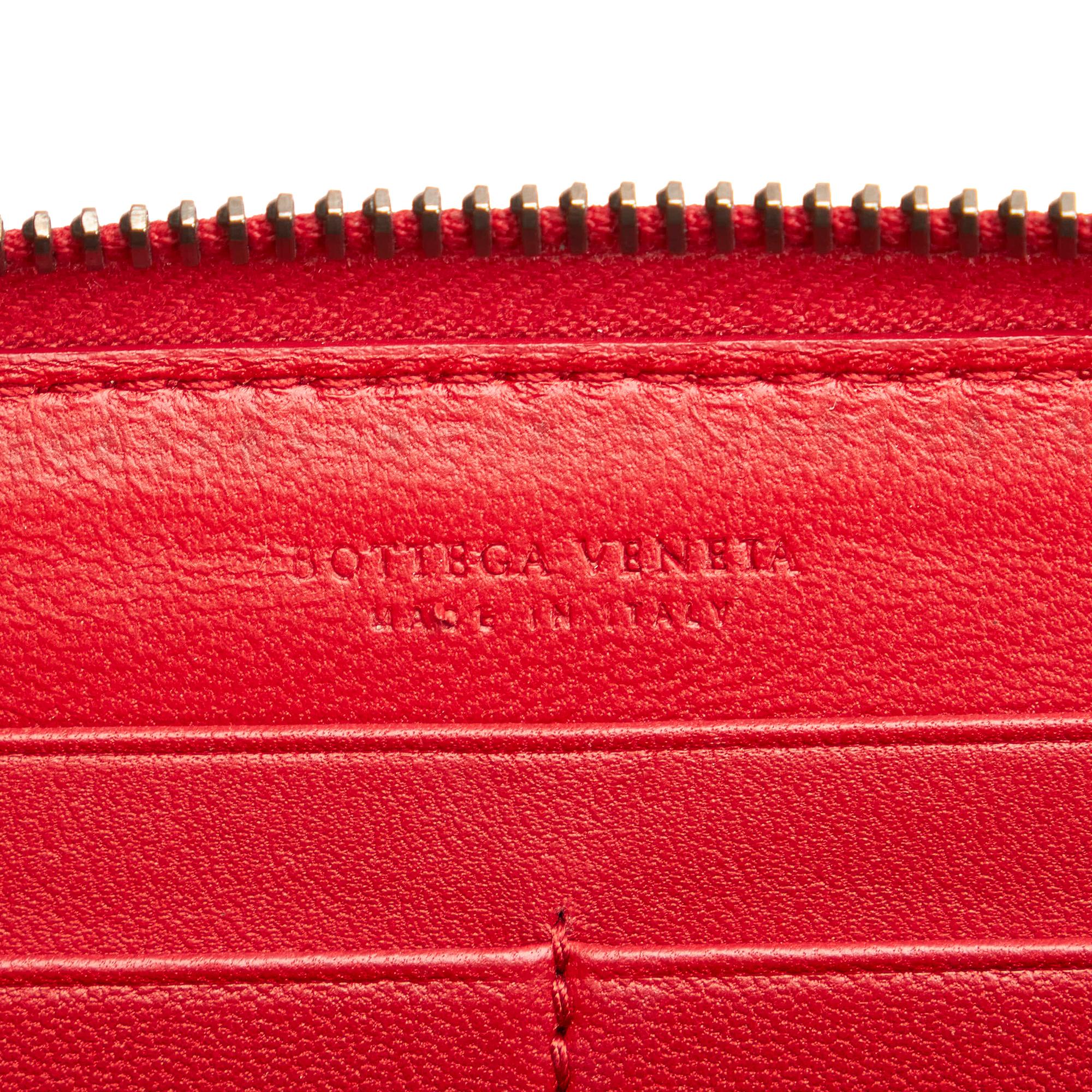 Bottega Veneta Intrecciato Leather Zip Around Wallet (SHG-29738)