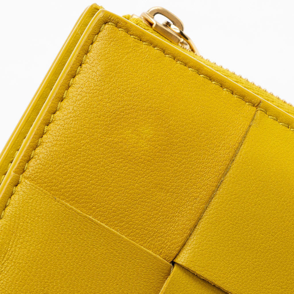 Bottega Veneta Maxi Intrecciato Compact Wallet