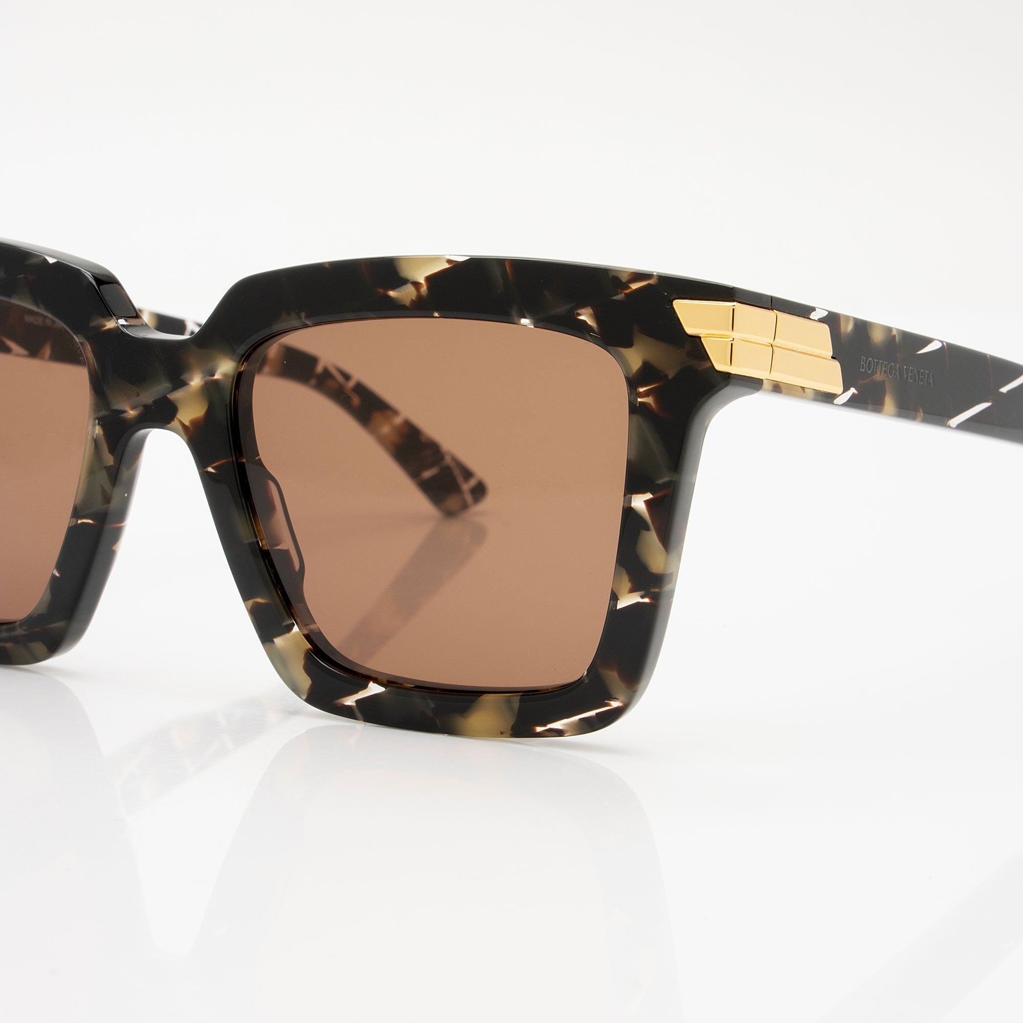 Bottega Veneta Oversized Square Sunglasses (SHF-Wpb60k)