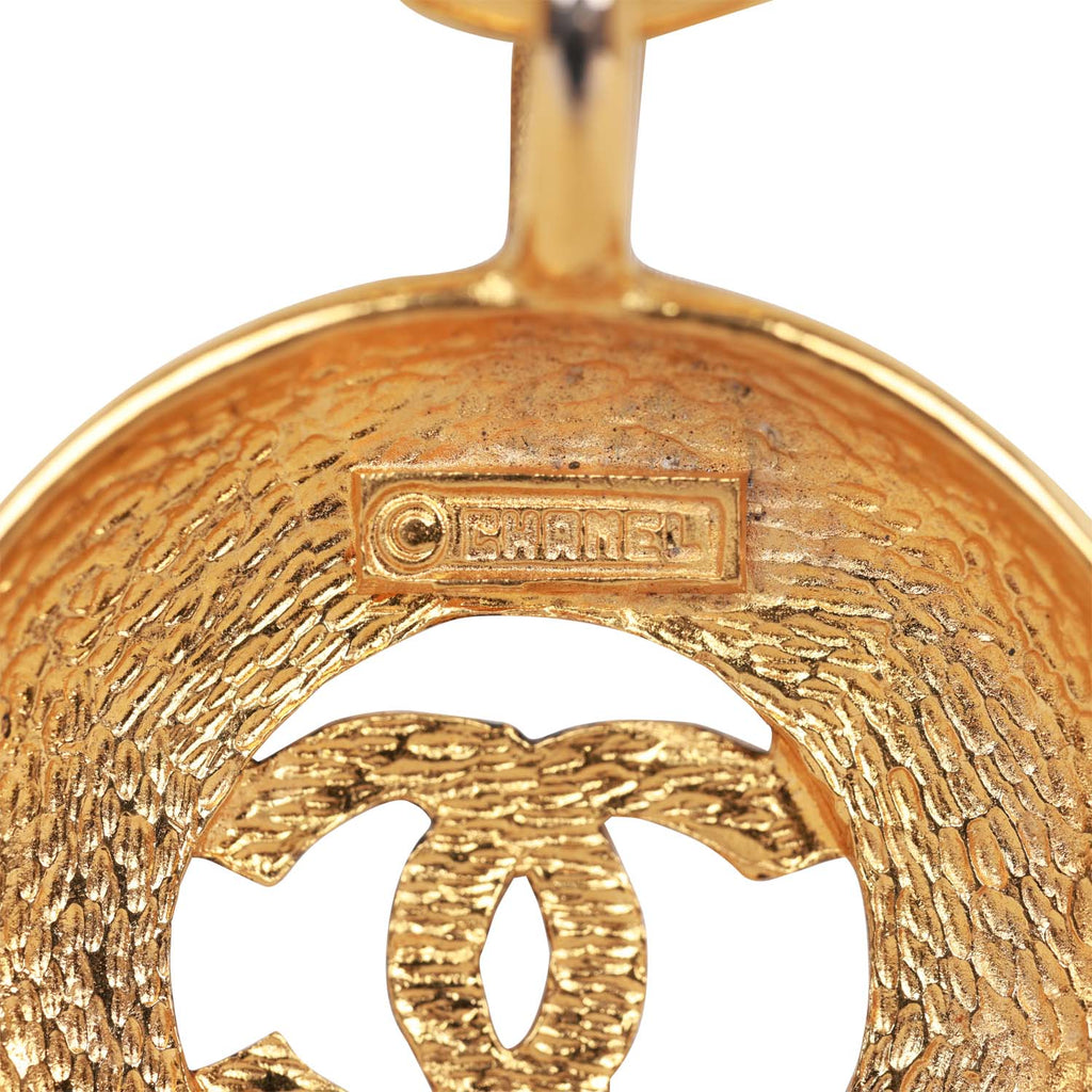 Vintage Chanel Gold Sunburst Interlocking CC Medallion Necklace