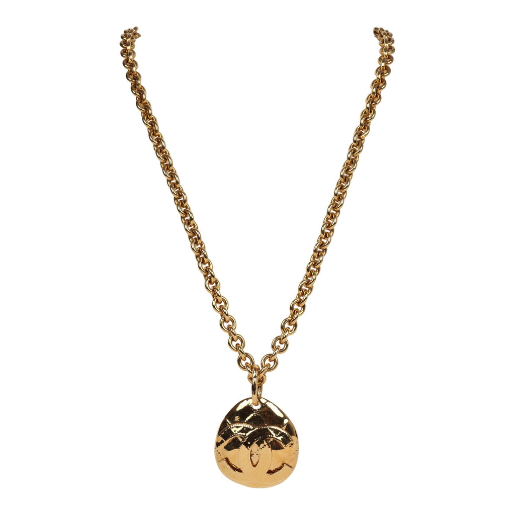 Vintage Chanel 24K Gold Plated CC Quilted Oval Pendant Necklace