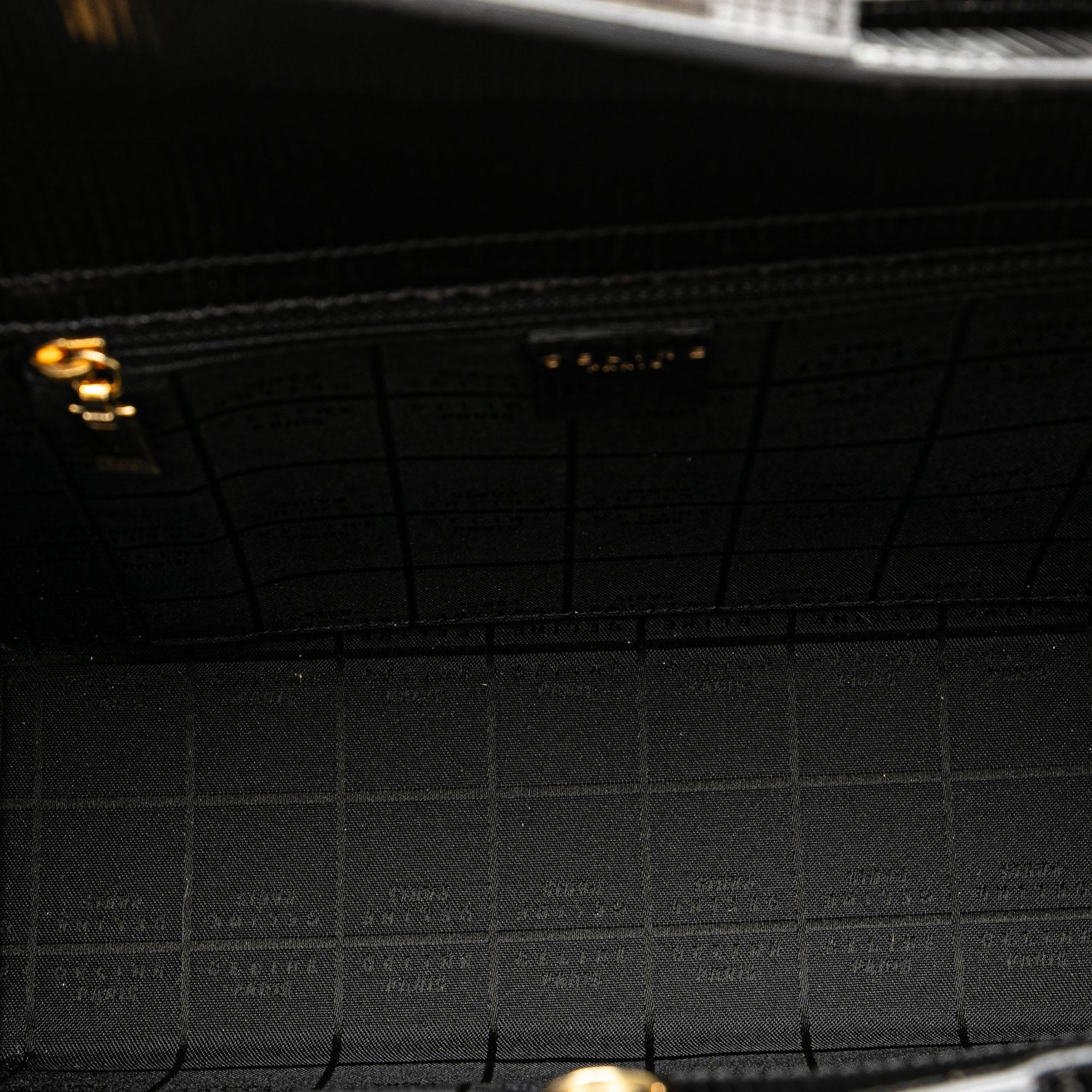 Celine Horse Carriage Embossed Leather Satchel (SHG-sJLJBn)