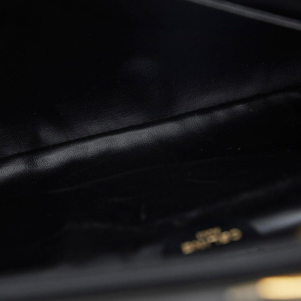 Celine Leather Clutch (SHG-9BXLOM)