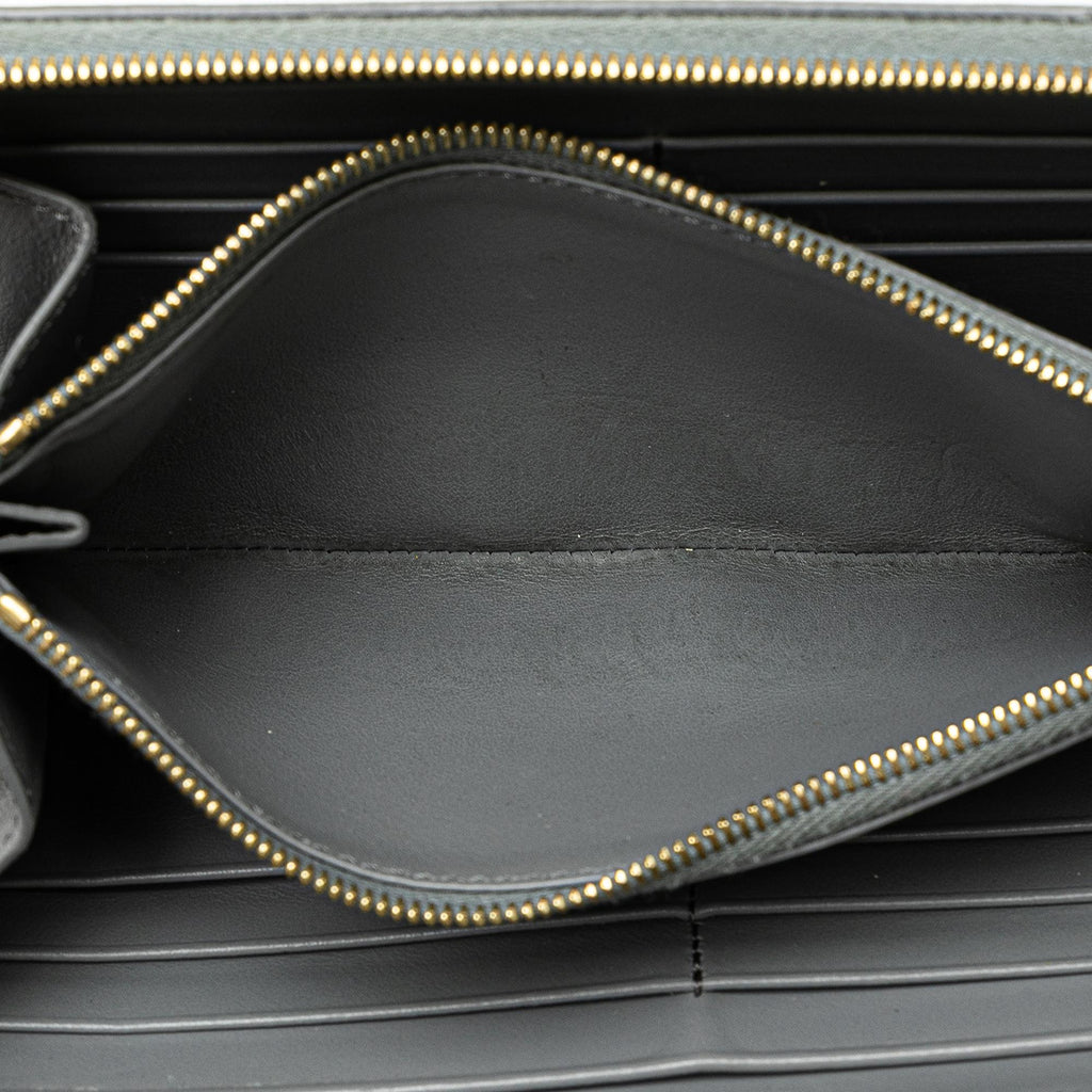 Celine Leather Zip Wallet (SHG-F4bgYg)