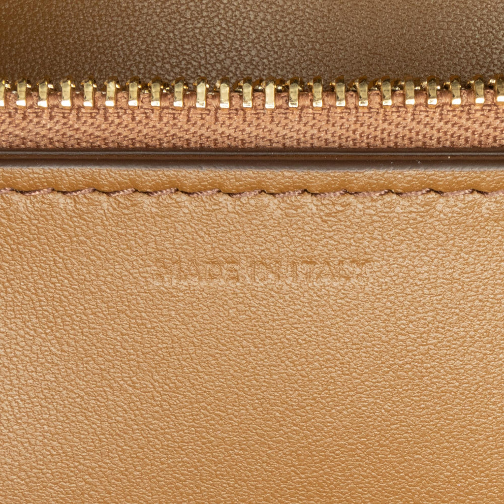 Celine Medium Classic Box (SHG-gut8Xz)