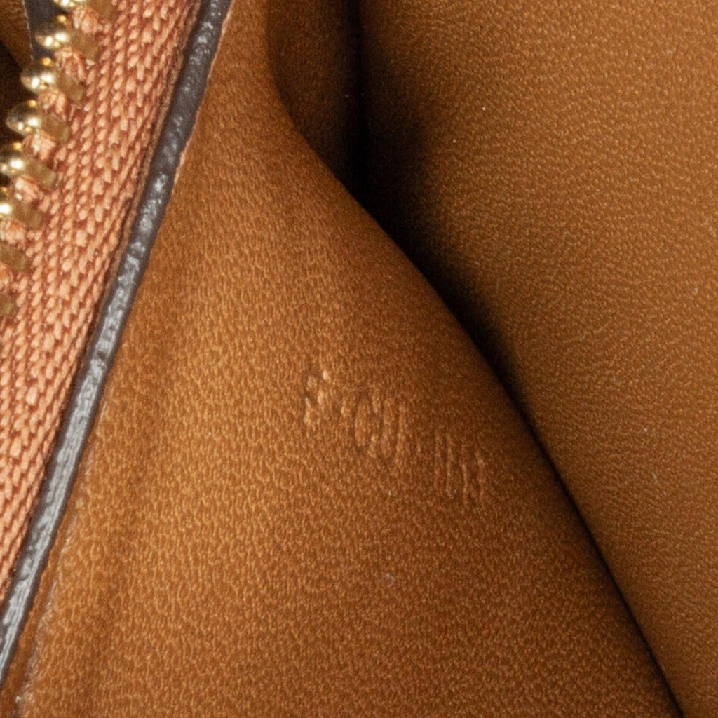 Celine Medium Classic Box (SHG-OXvaHu)