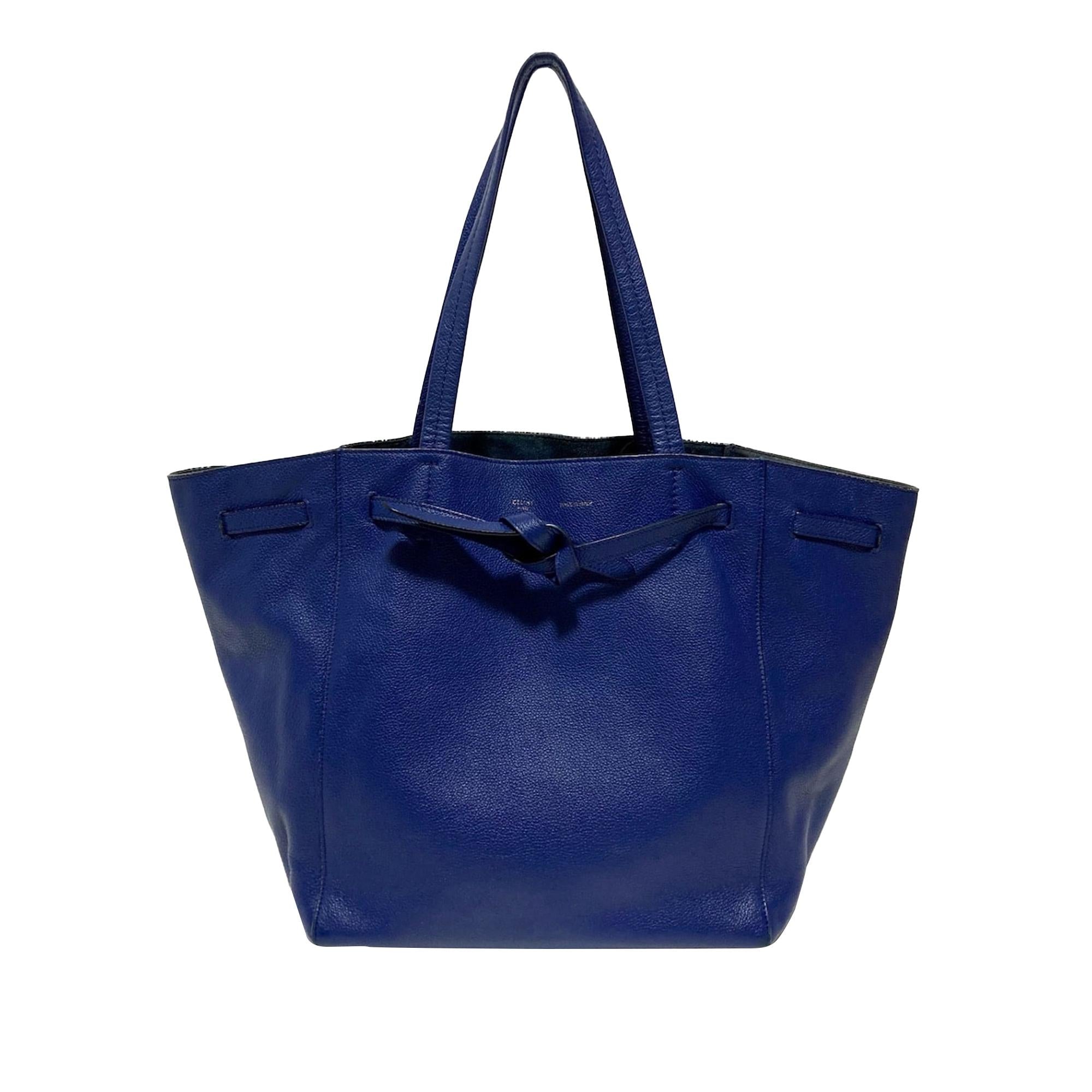 Celine Medium Phantom Tote (SHG-37906)