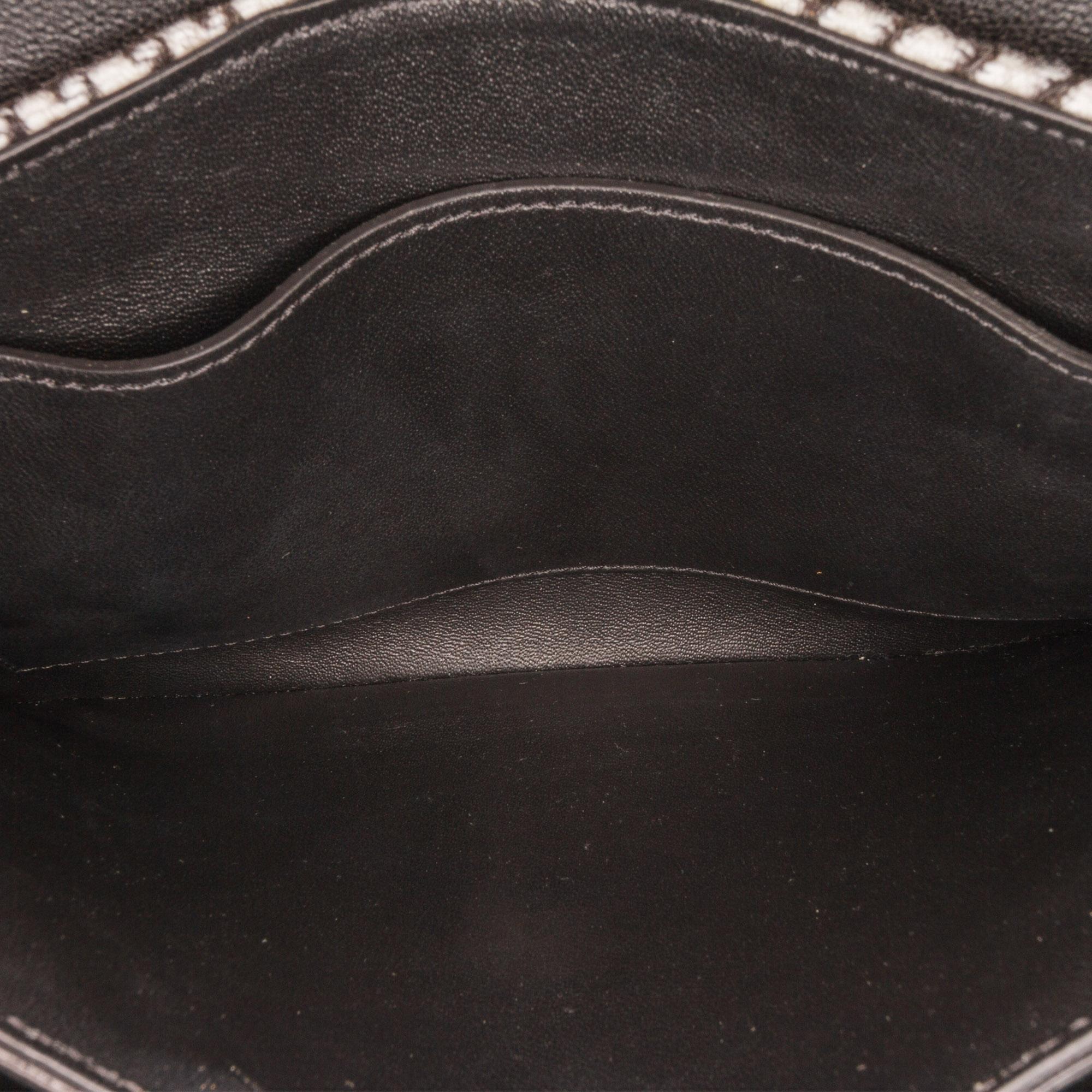 Celine Medium Tweed C Bag (SHG-JRxbTu)
