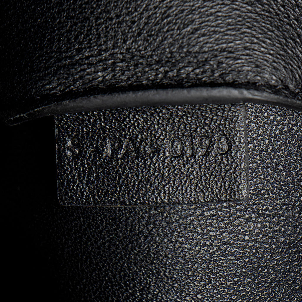 Celine Pebbled Leather Edge Medium Tote (SHF-9b8sDY)