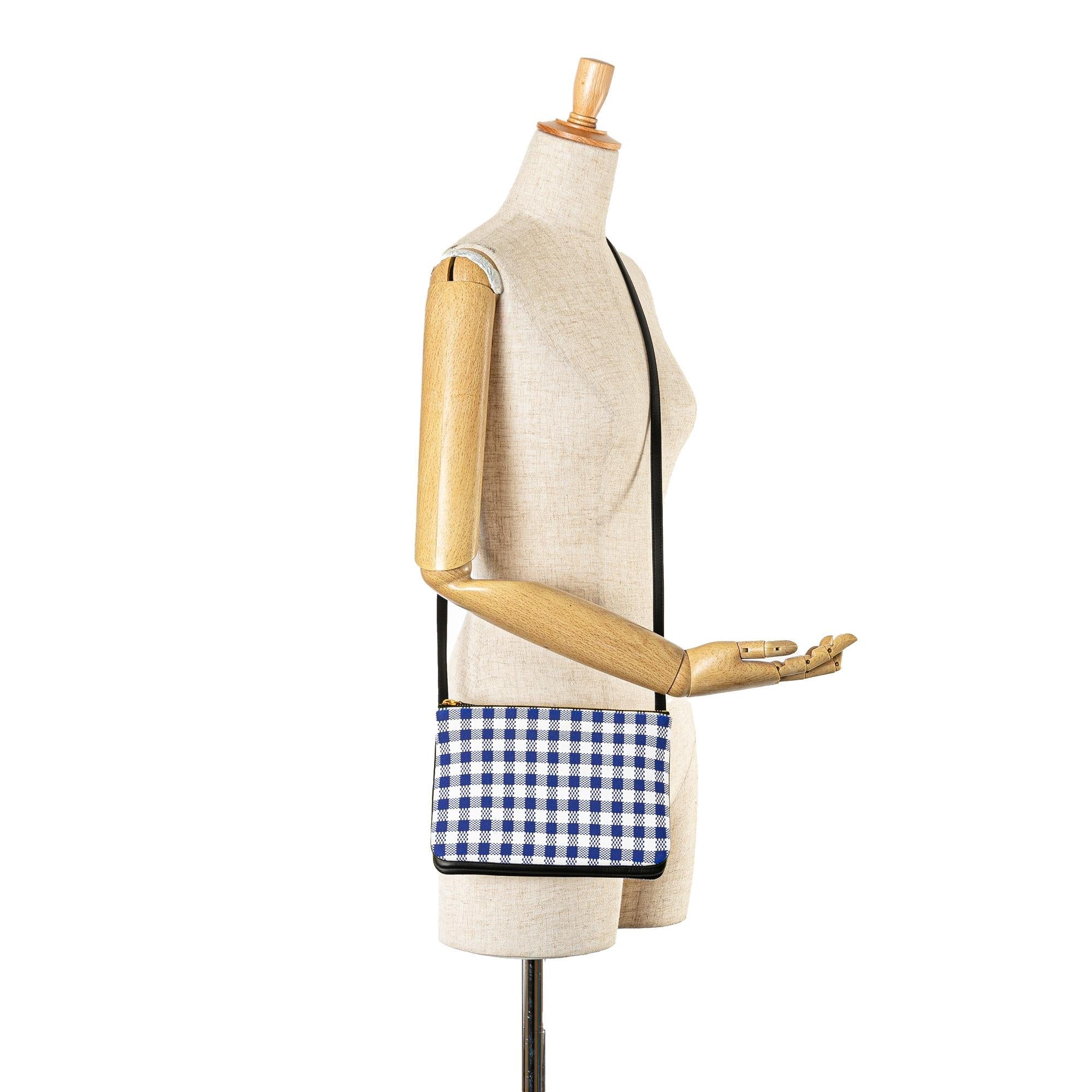 Celine Small Gingham Trio Canvas Crossbody (SHG-DisQZc)