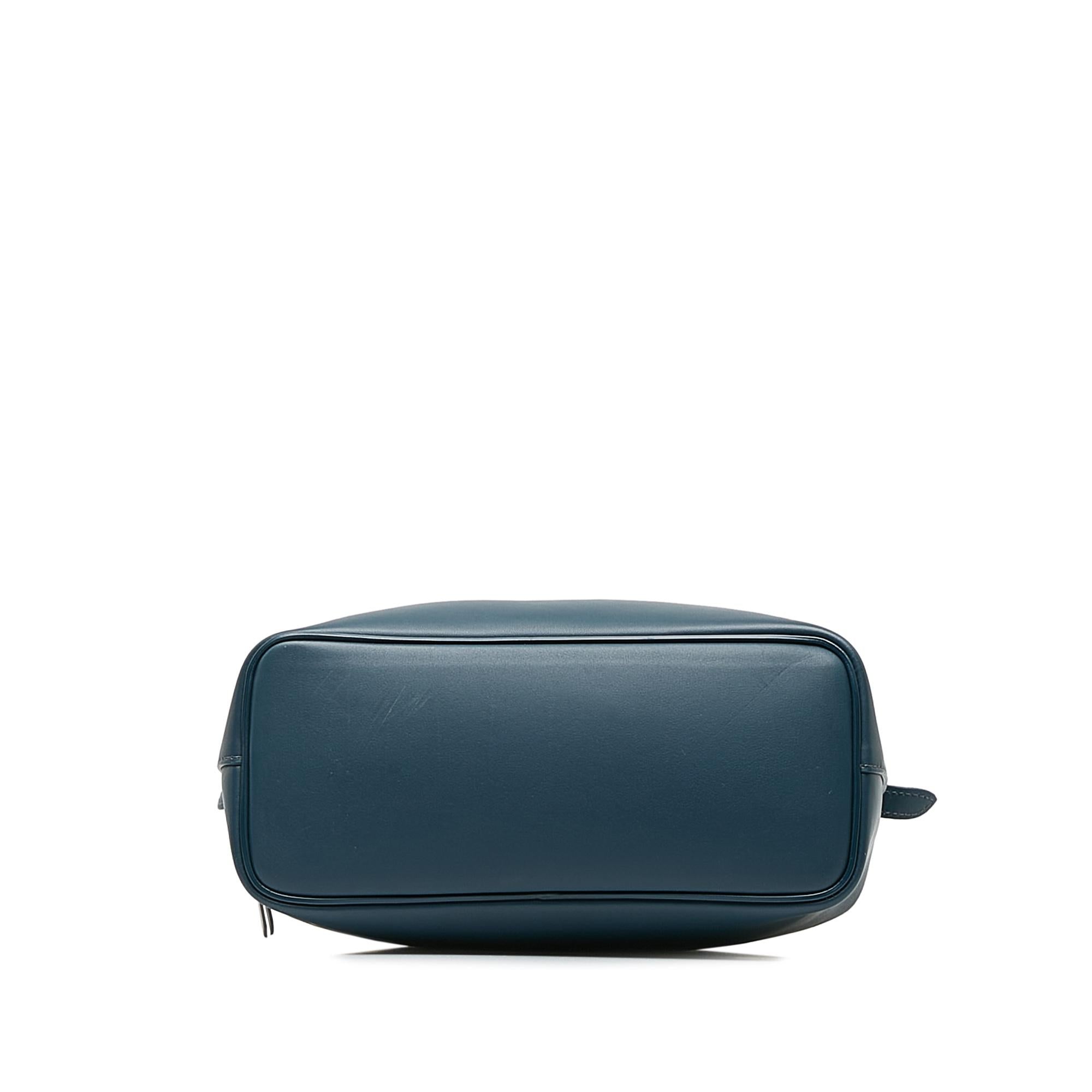 Celine Small Soft Cube Bag (SHG-tVOezK)