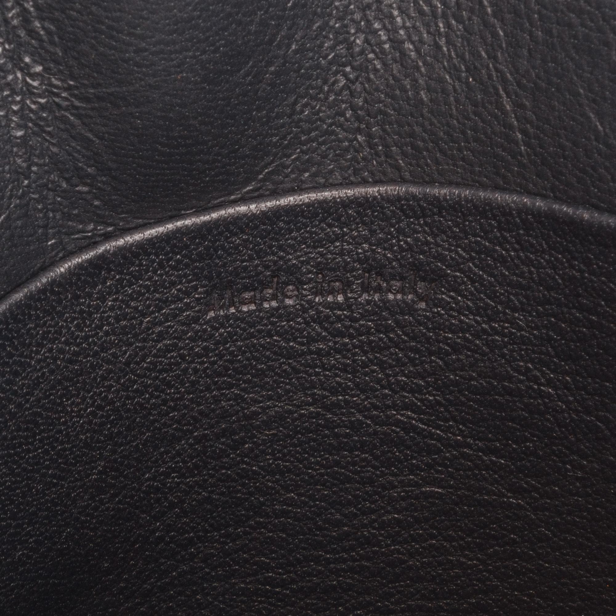 Celine Small Trotteur Crossbody Bag (SHG-6jBAgU)