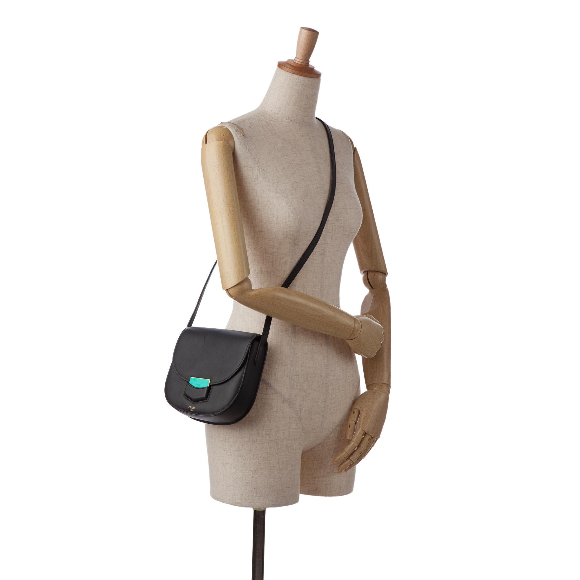 Celine Small Trotteur Crossbody Bag (SHG-EXwSgt)