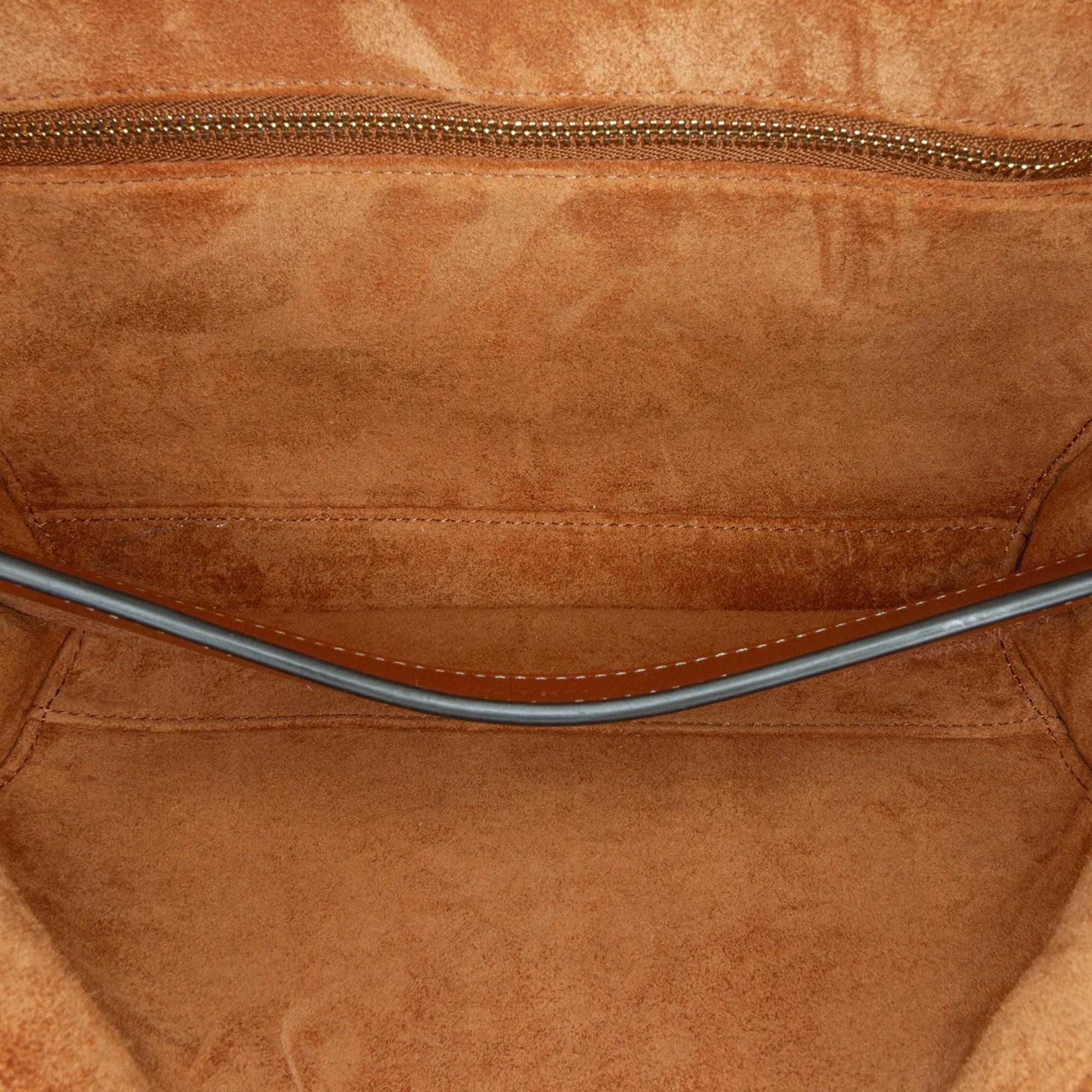 Celine Teen Smooth Calfskin Soft 16 Crossbody (SHG-4I5gKd)
