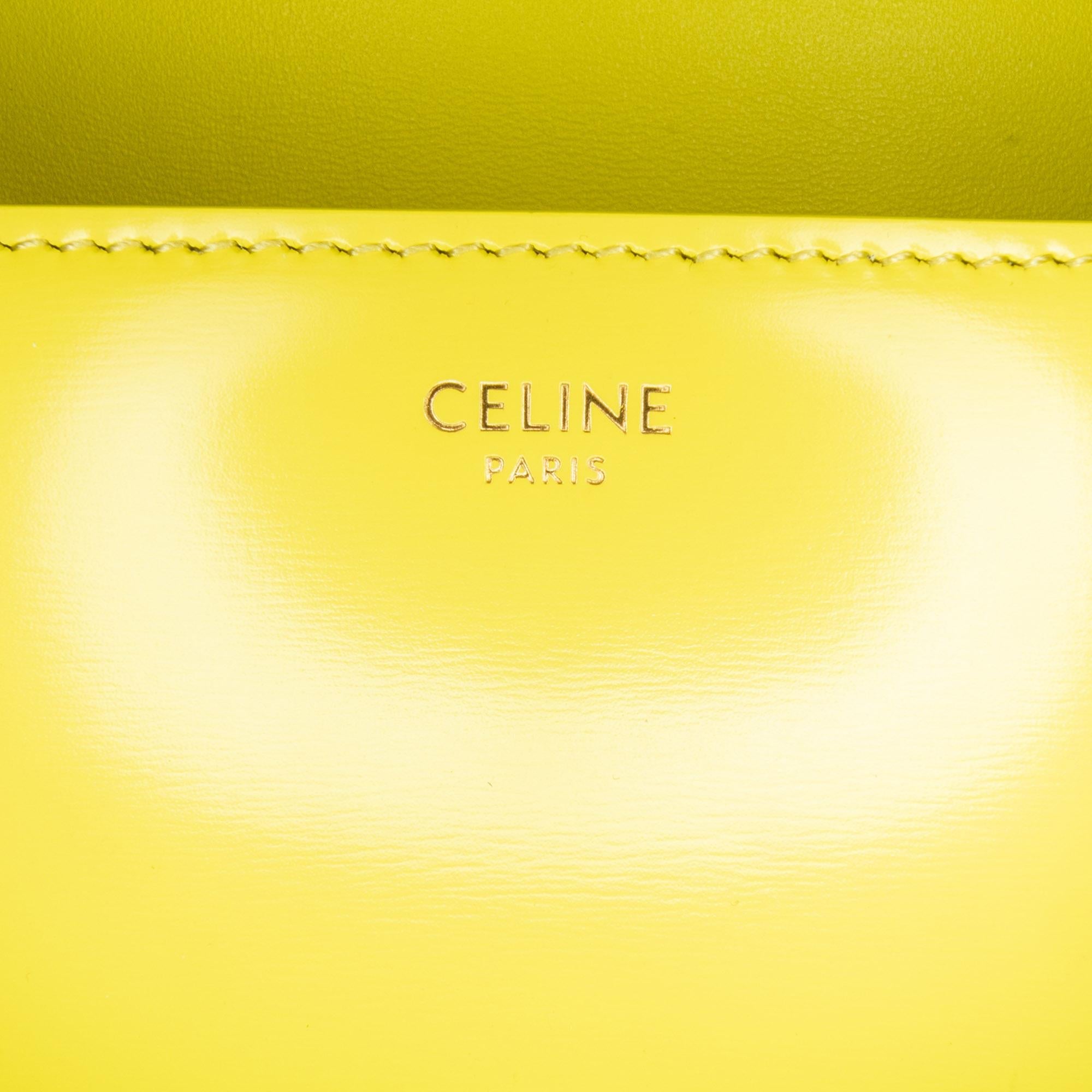 Celine Triomphe Calfskin Cuir Chain Shoulder Bag (SHG-d1dBPC)