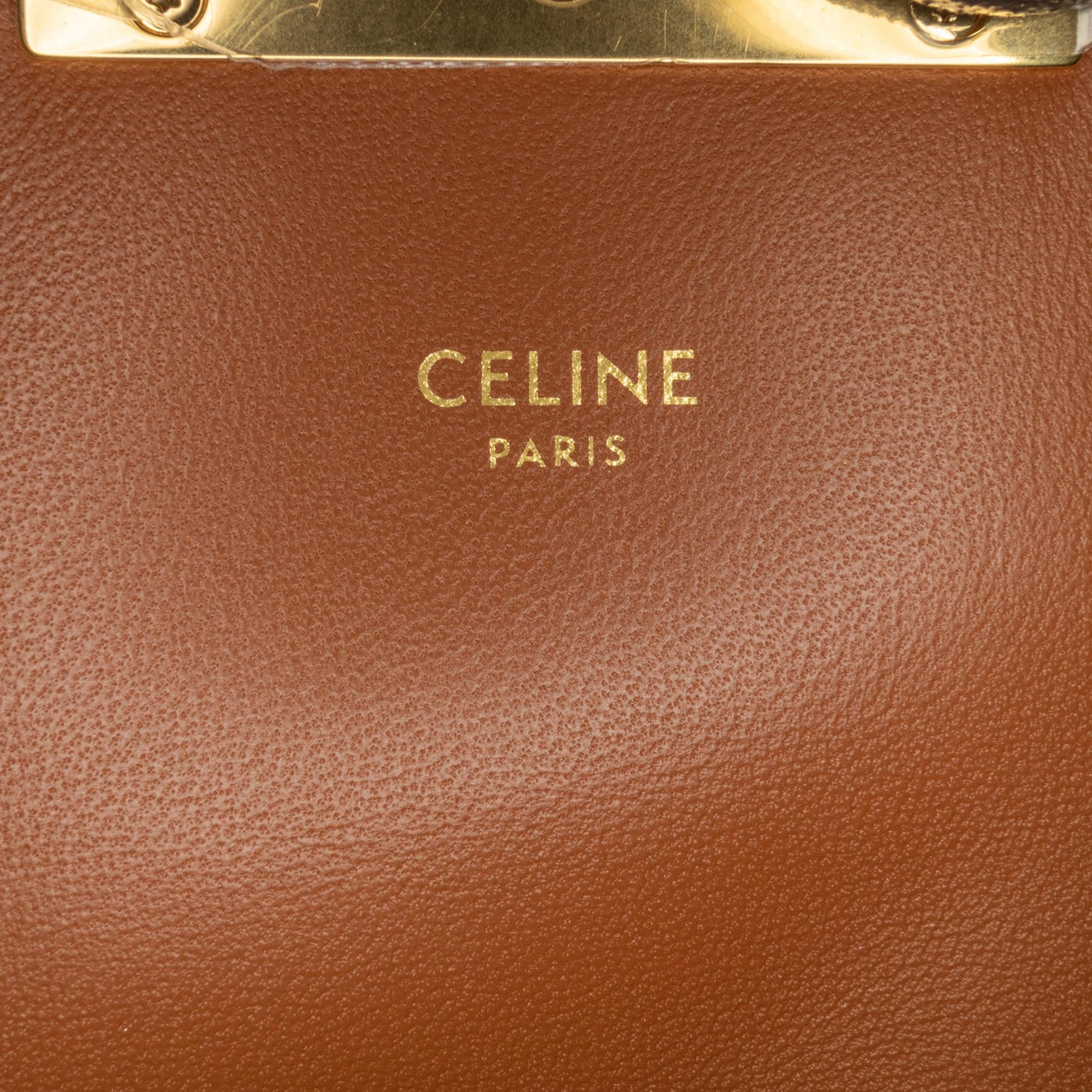 Celine Triomphe Claude Shoulder Bag (SHG-3lPywQ)