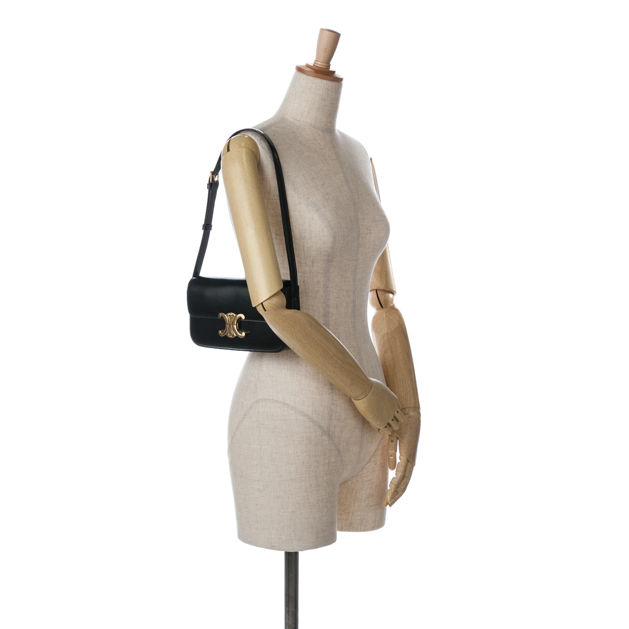 Celine Triomphe Claude Shoulder Bag (SHG-cm80j9)