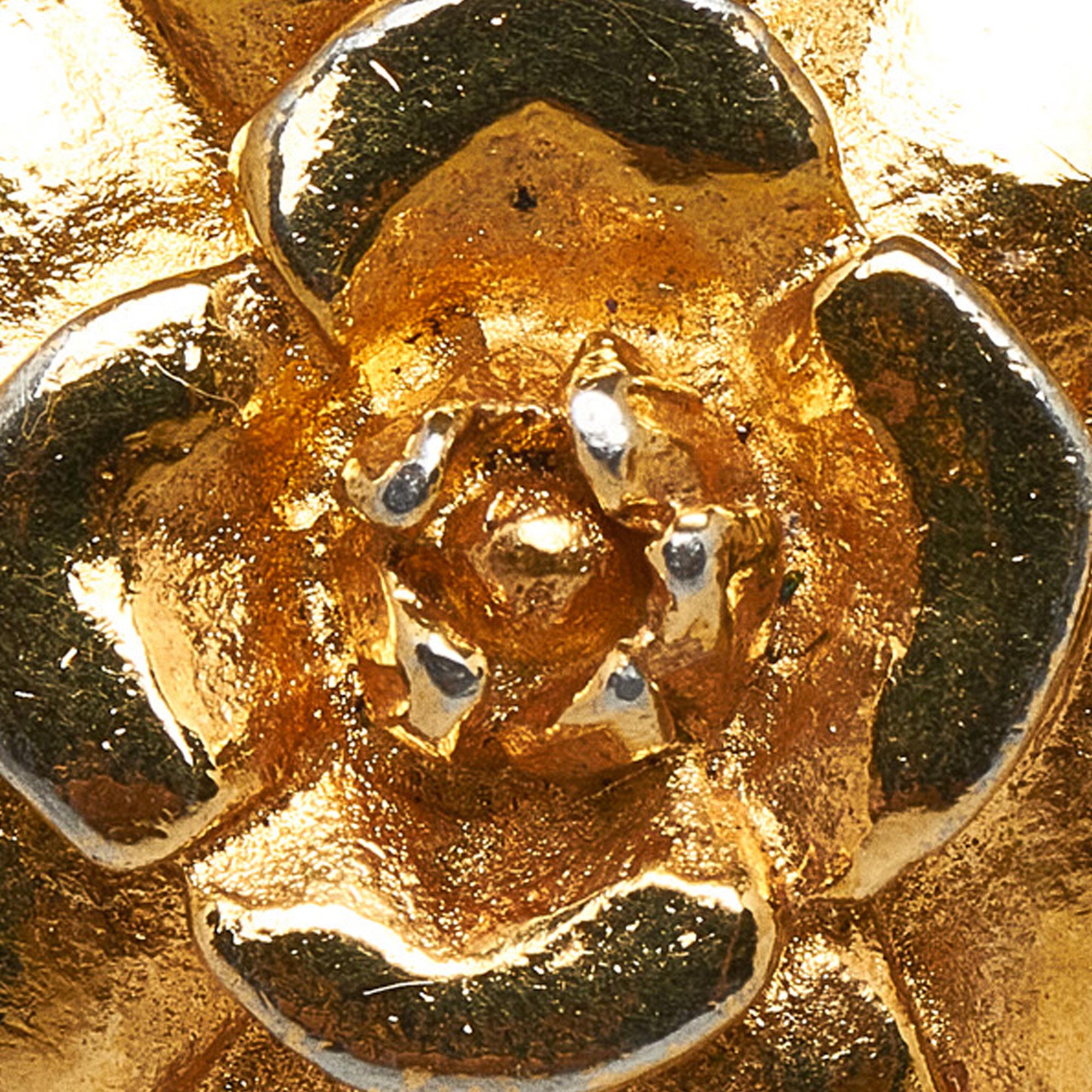 Chanel Camellia Clip-on Earrings (SHG-7HbHC5)