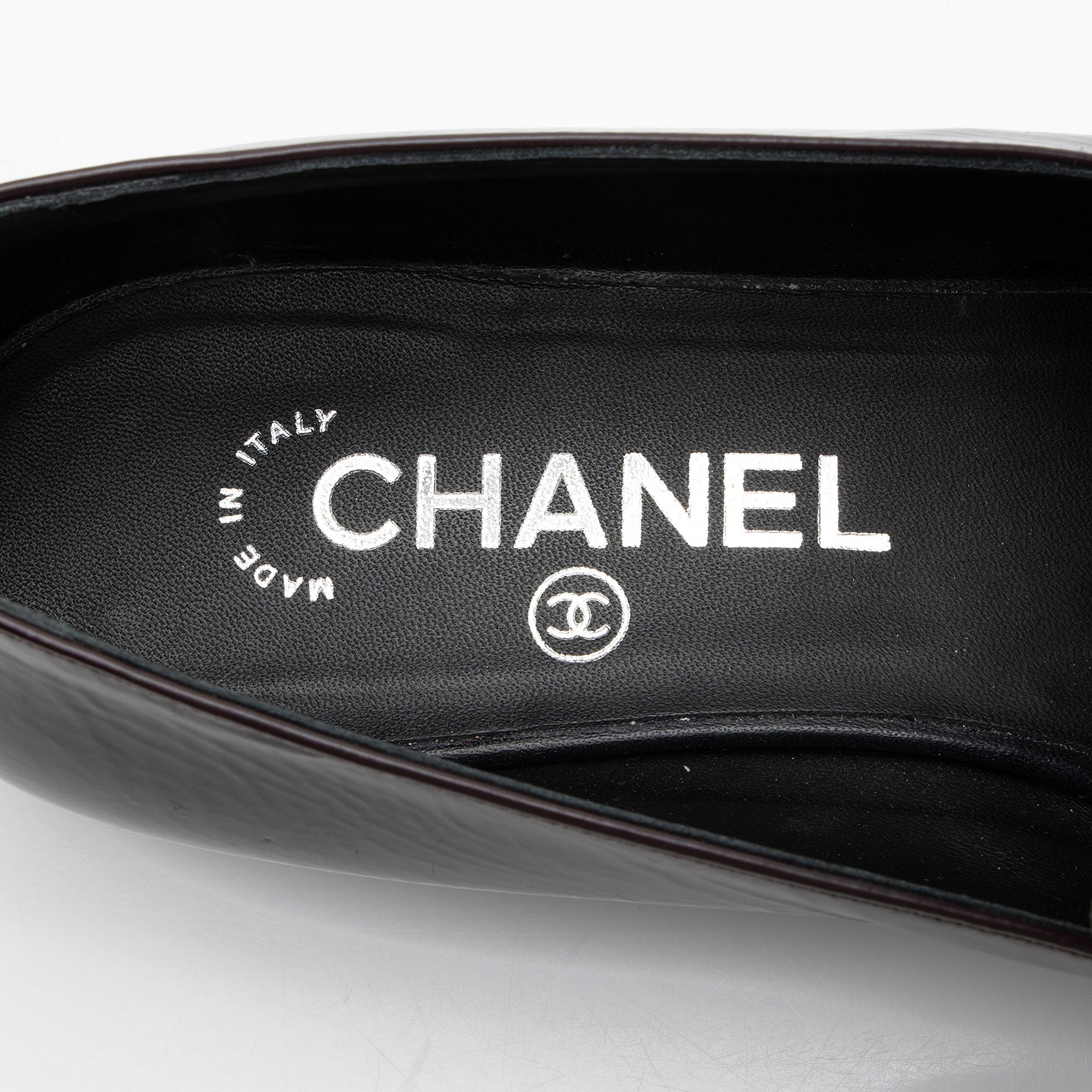 Chanel Crackled Goatskin CC Charm Cap Toe Loafers - Size 7.5 / 37.5