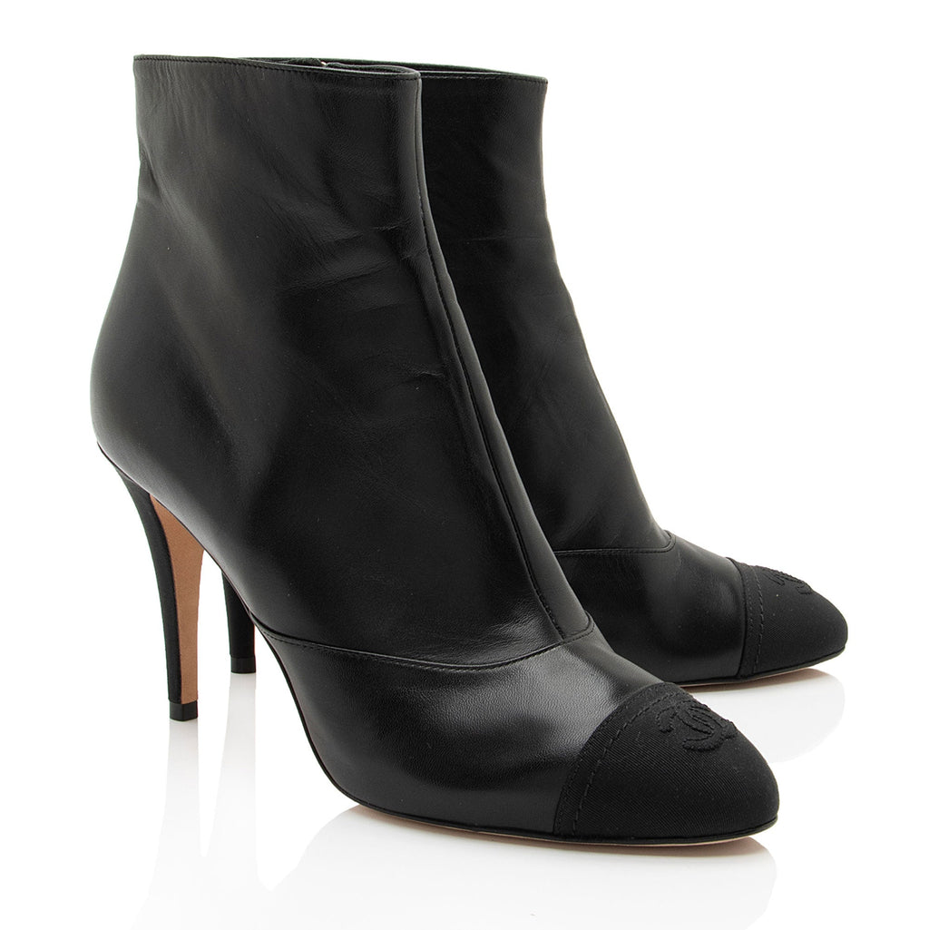 Chanel Leather Grosgrain CC Cap Toe Booties - Size 10 / 40 (SHF-dvns34)