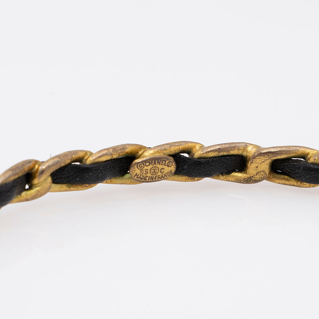 Chanel Vintage Metal Leather Chain CC Medallion Bracelet (SHF-HvvYpL)