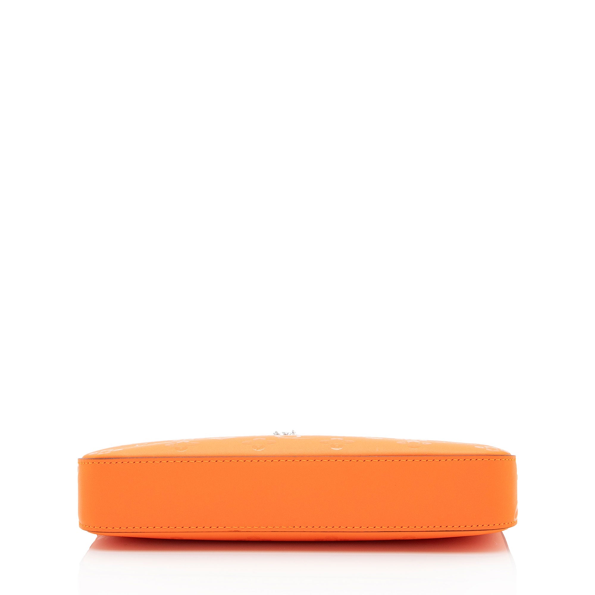 Christian Louboutin Calfskin Loubinthesky Loubila Pouch (SHF-xspmAZ)
