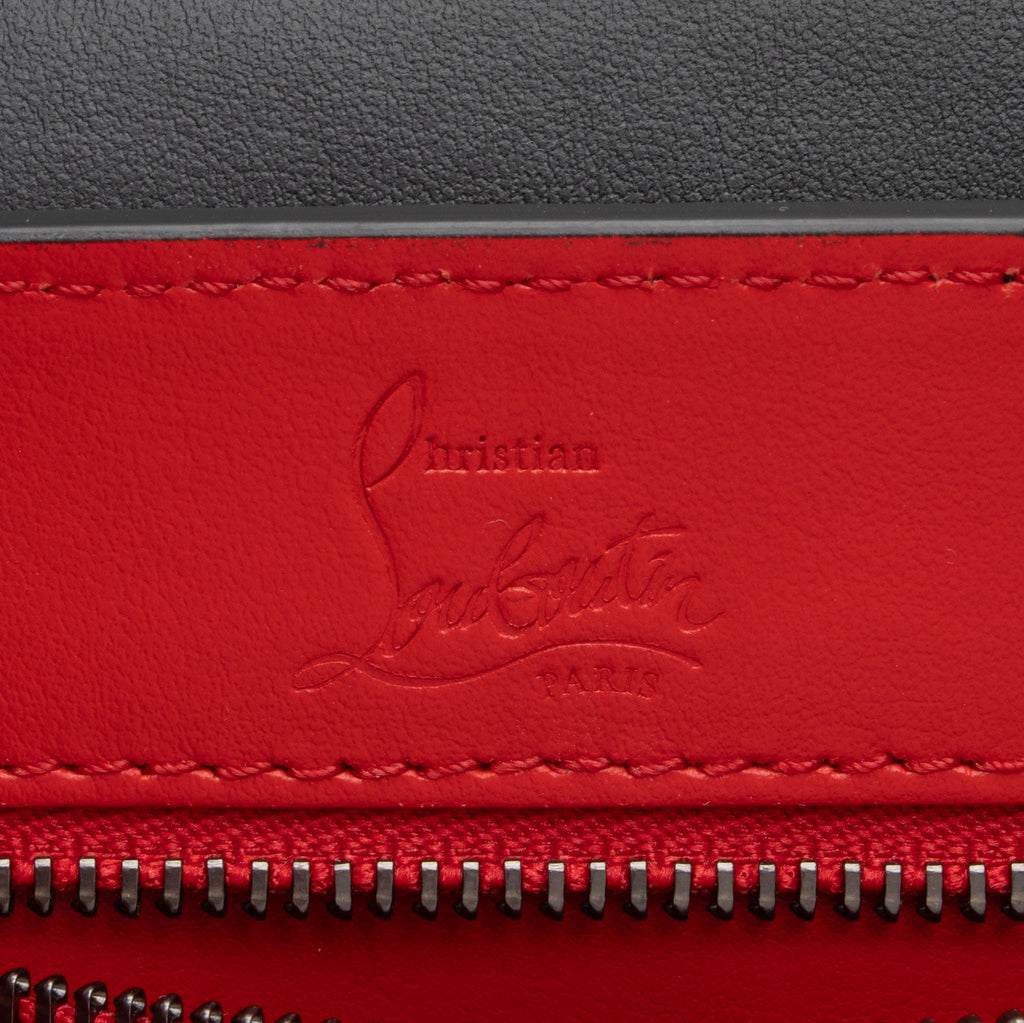 Christian Louboutin Calfskin Studded Carasky Shoulder Bag (SHF-AI8mzx)