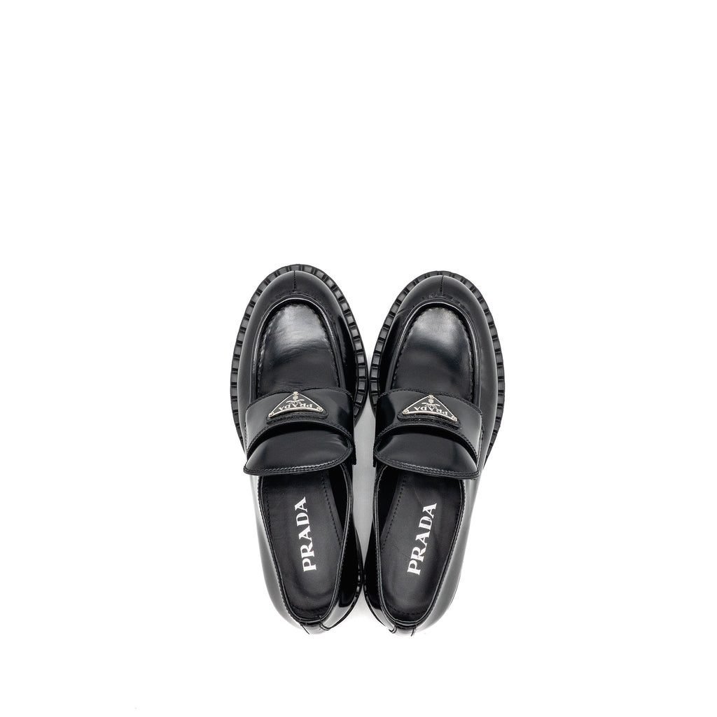 Prada Size 38 Loafers patent black SHW