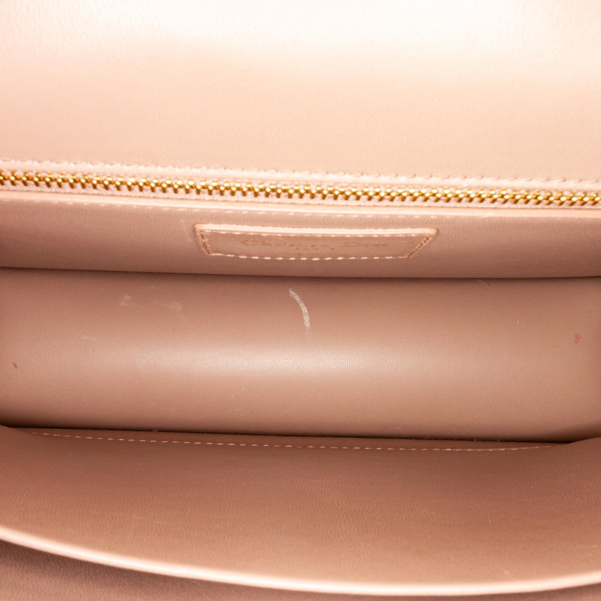 Dior 30 Montaigne Flap Bag (SHG-DWK3C7)