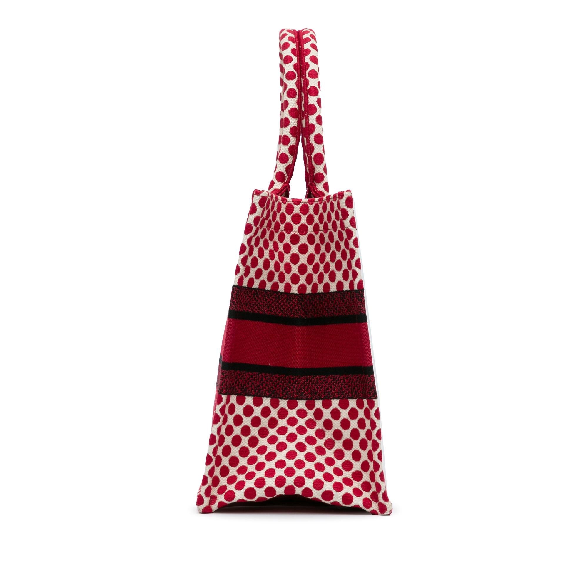 Dior Medium Dioramour Book Tote (SHG-XAZY2E)