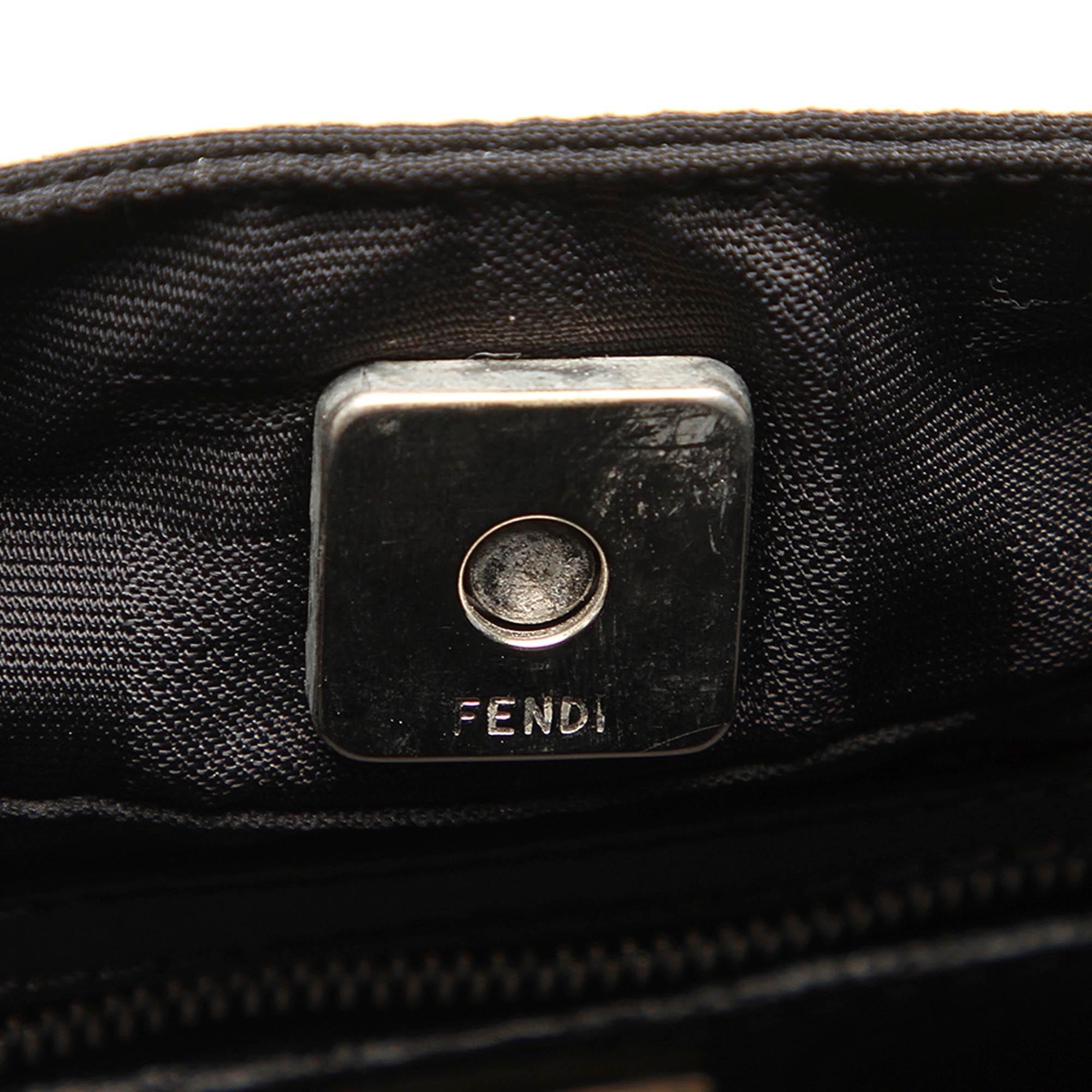Fendi Zucca Canvas Baguette (SHG-32380)