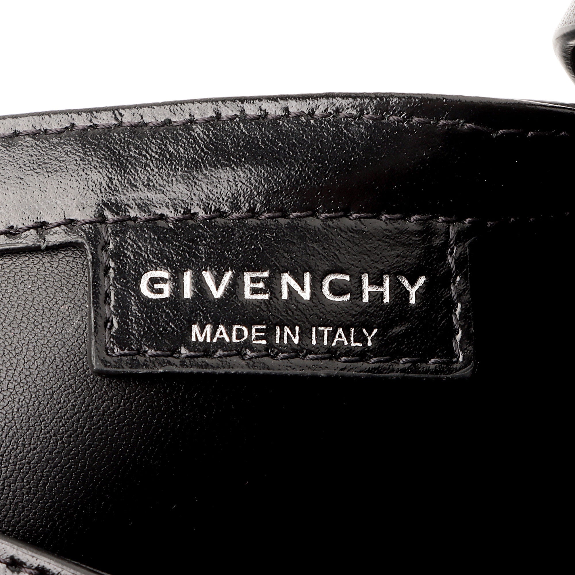 Givenchy Calfskin Cut Out Mini G Cube Chain Bag (SHF-AOJysH)