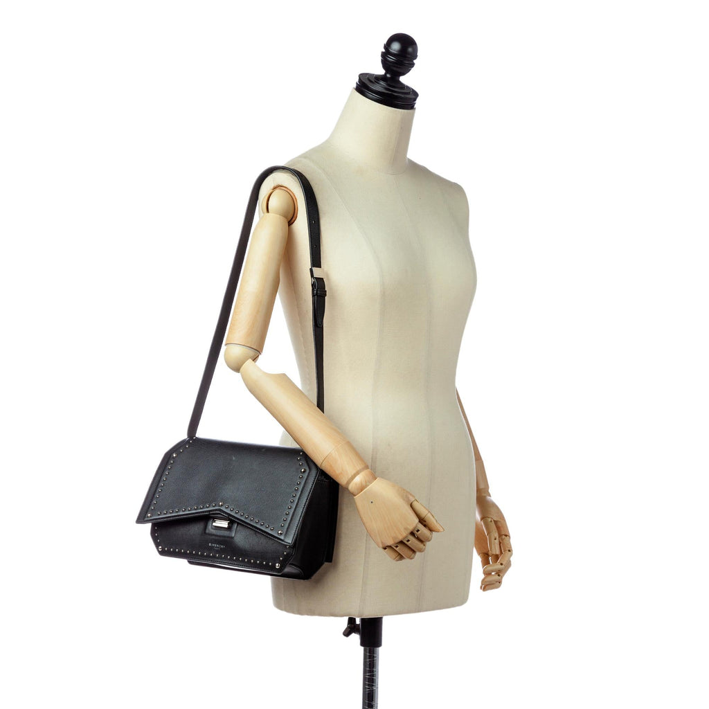 Givenchy Studded Bow Cut Leather Shoulder Bag (SHG-27612)