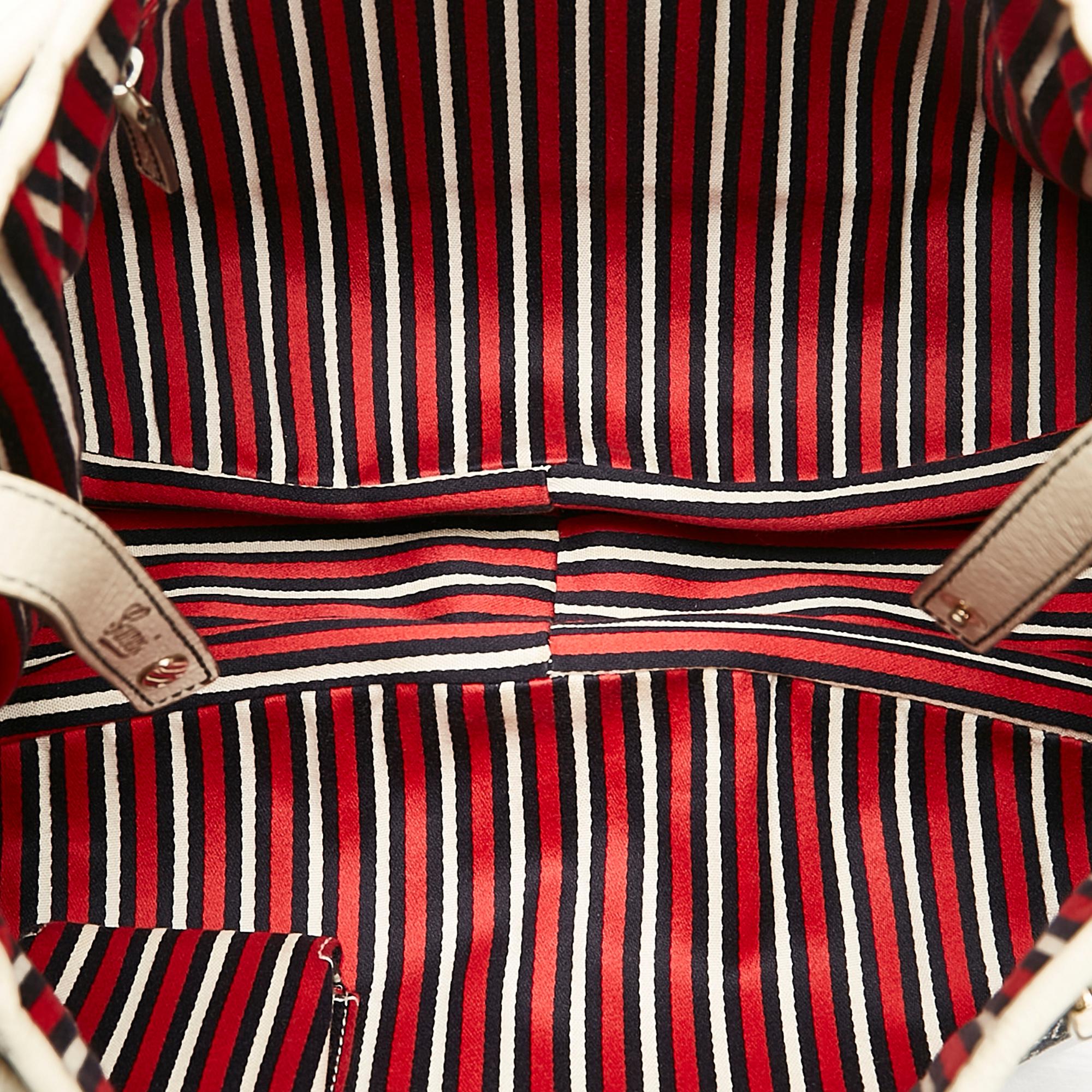 Gucci Abbey D- Ring Shoulder Bag (SHG-6jTWW1)