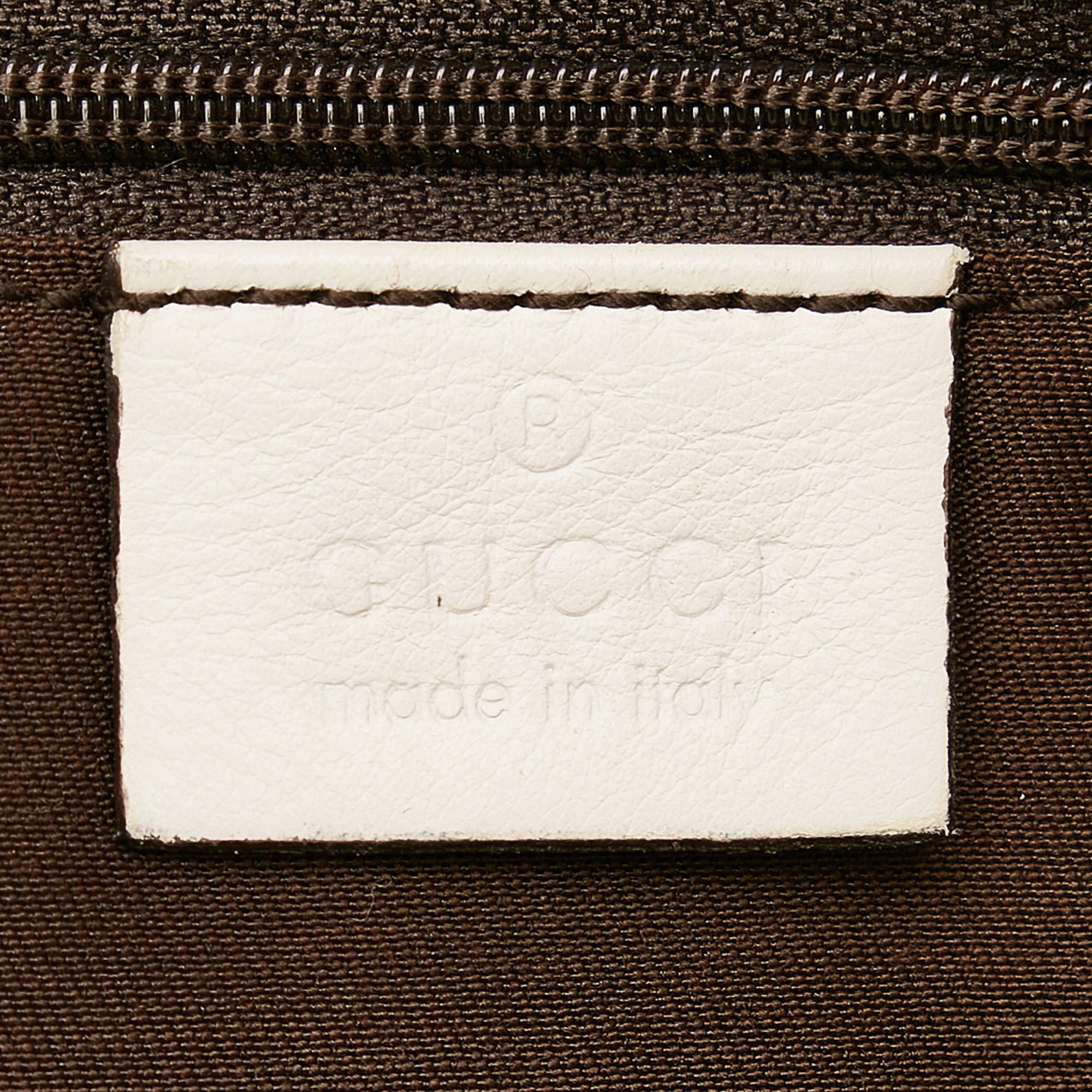 Gucci Abbey GG Canvas Shoulder Bag (SHG-29543)