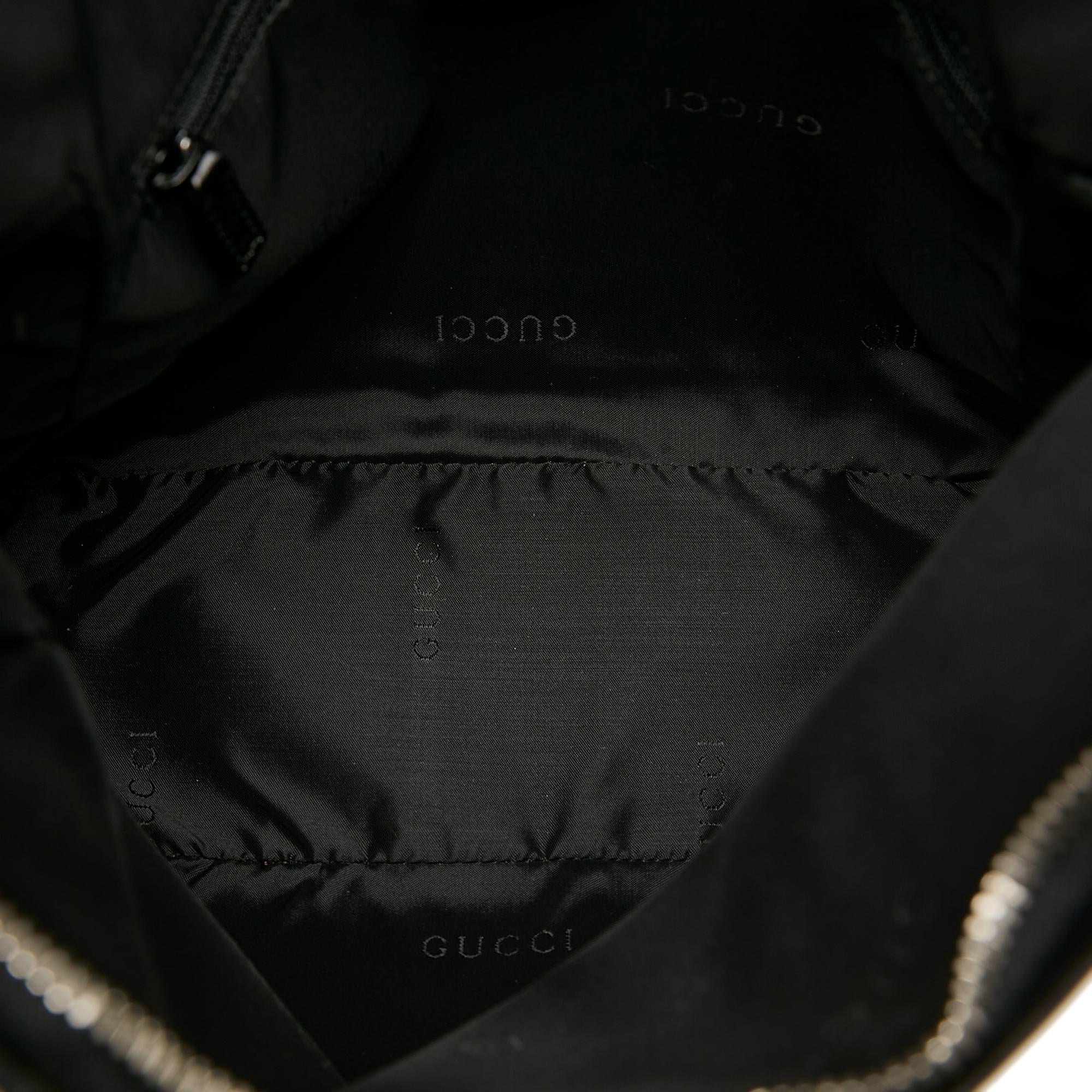Gucci Canvas Shoulder Bag (SHG-31131)