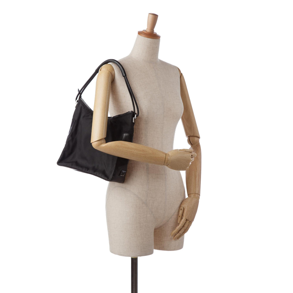Gucci Canvas Shoulder Bag (SHG-OqOltA)