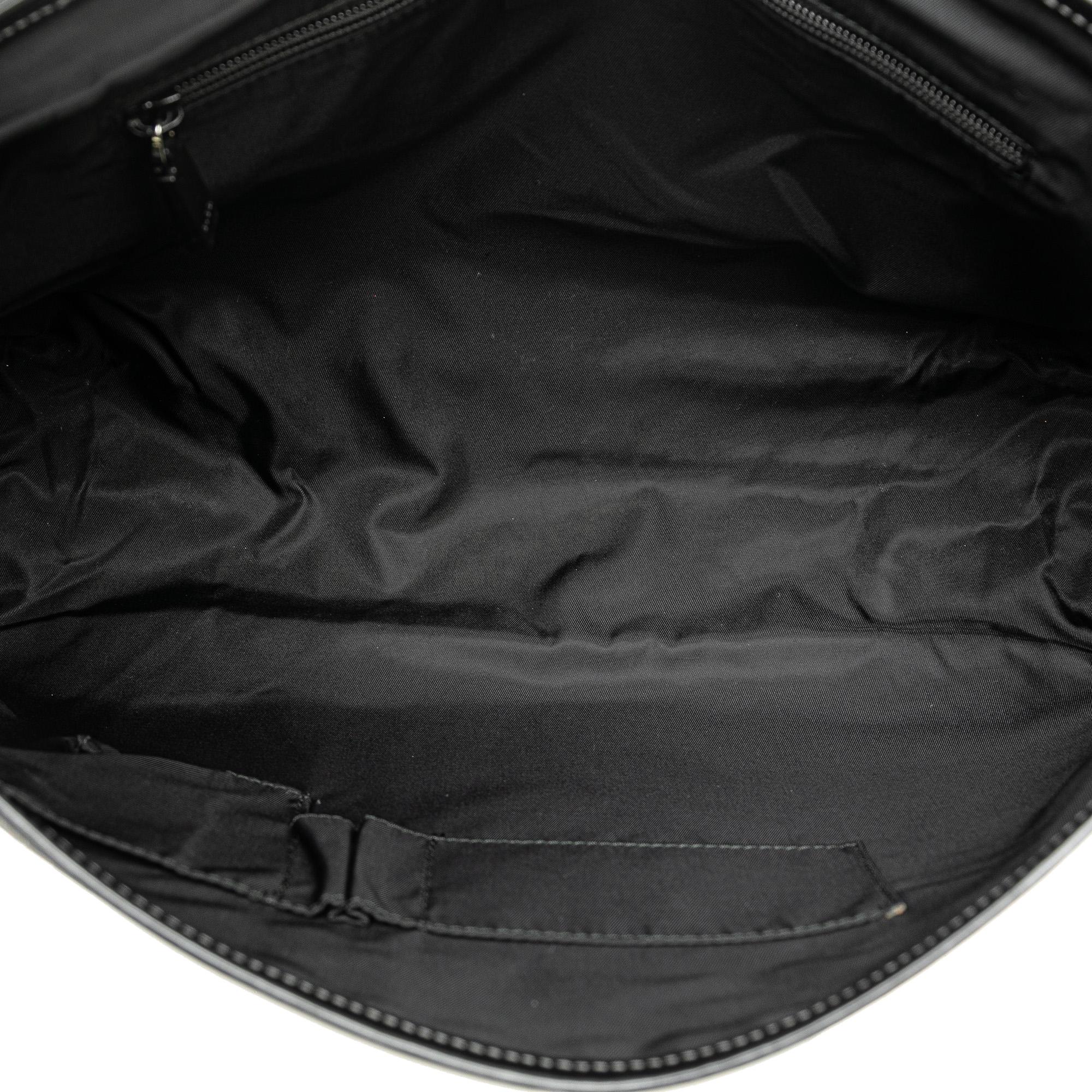 Gucci Coated Canvas Interlocking G Messenger Bag (SHG-P8JzSJ)