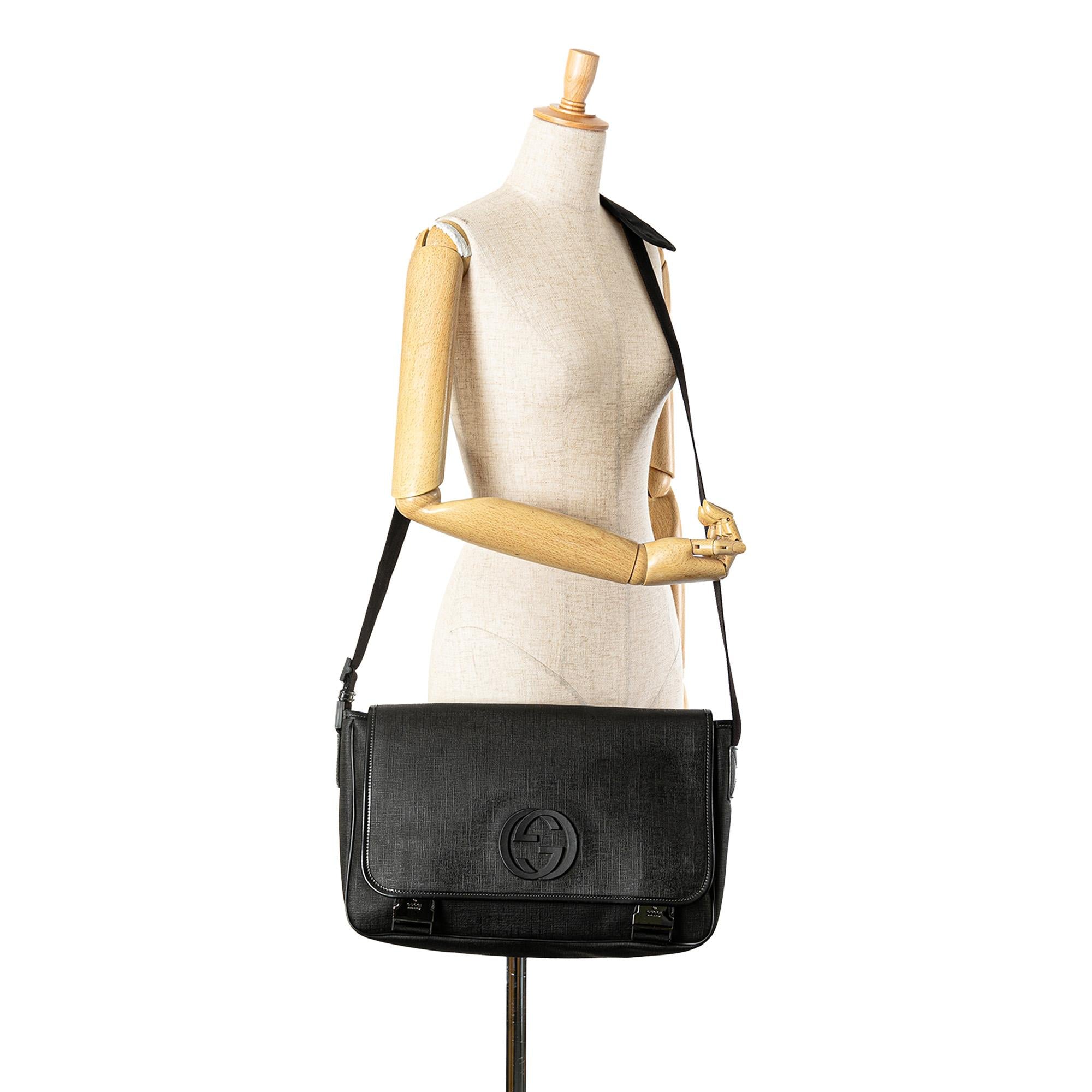 Gucci Coated Canvas Interlocking G Messenger Bag (SHG-P8JzSJ)
